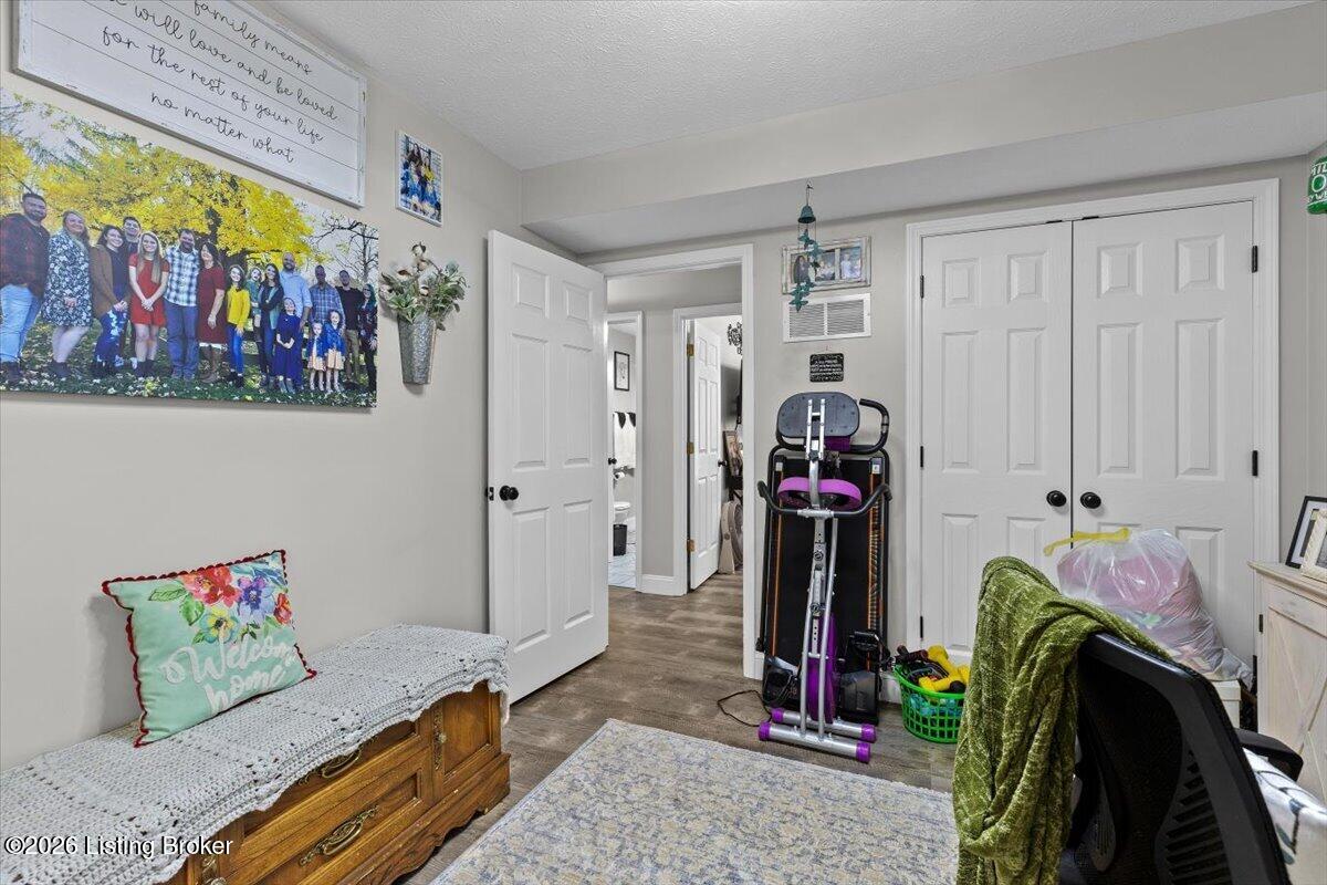 554 Pine Valley Ct Property Photo 18