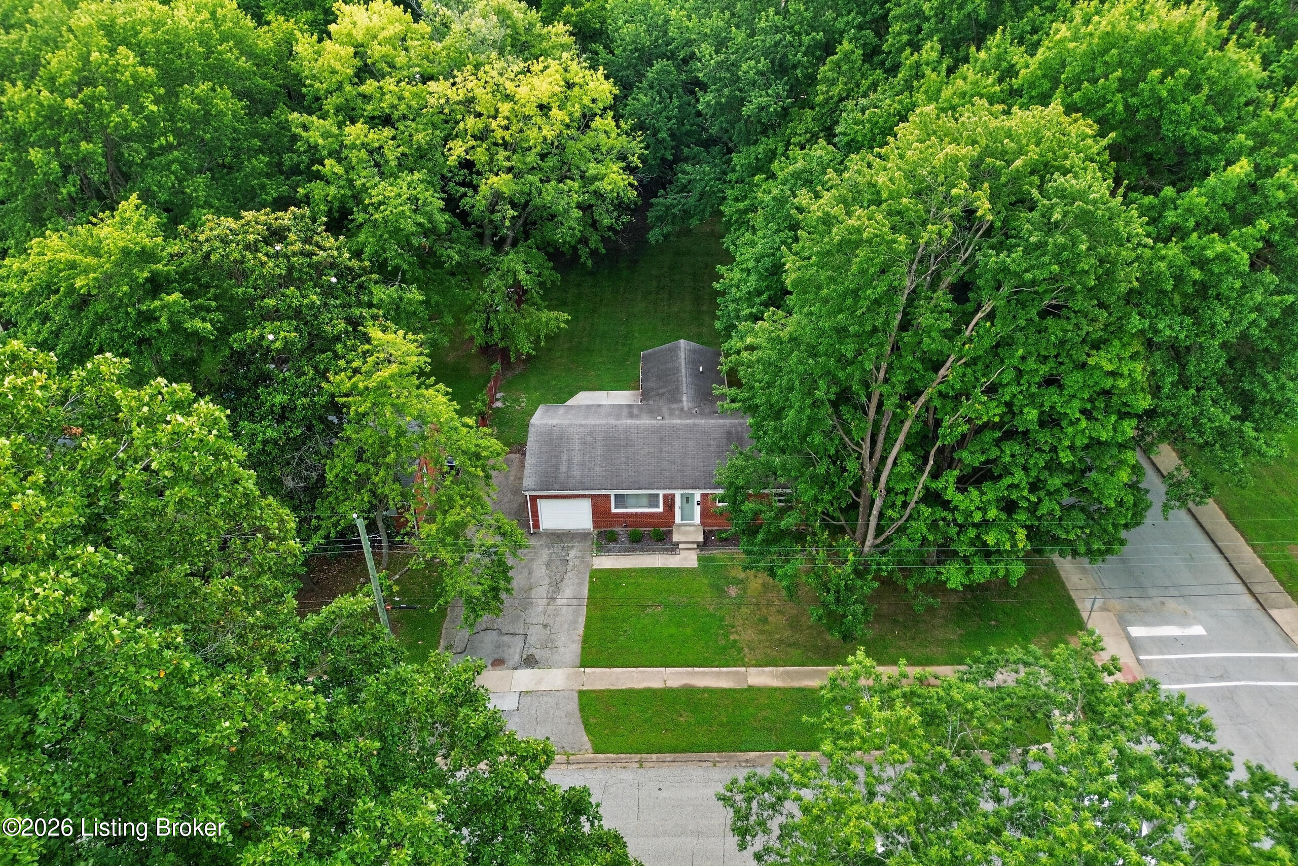 9821 East Ave Property Photo 41