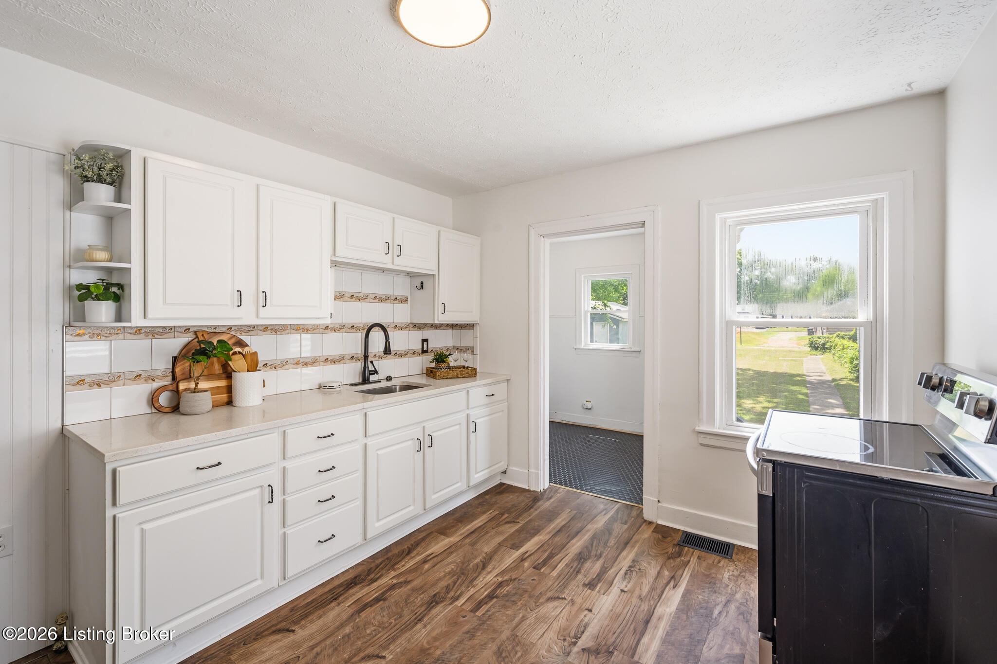 1022 Walter Ave Property Photo 16