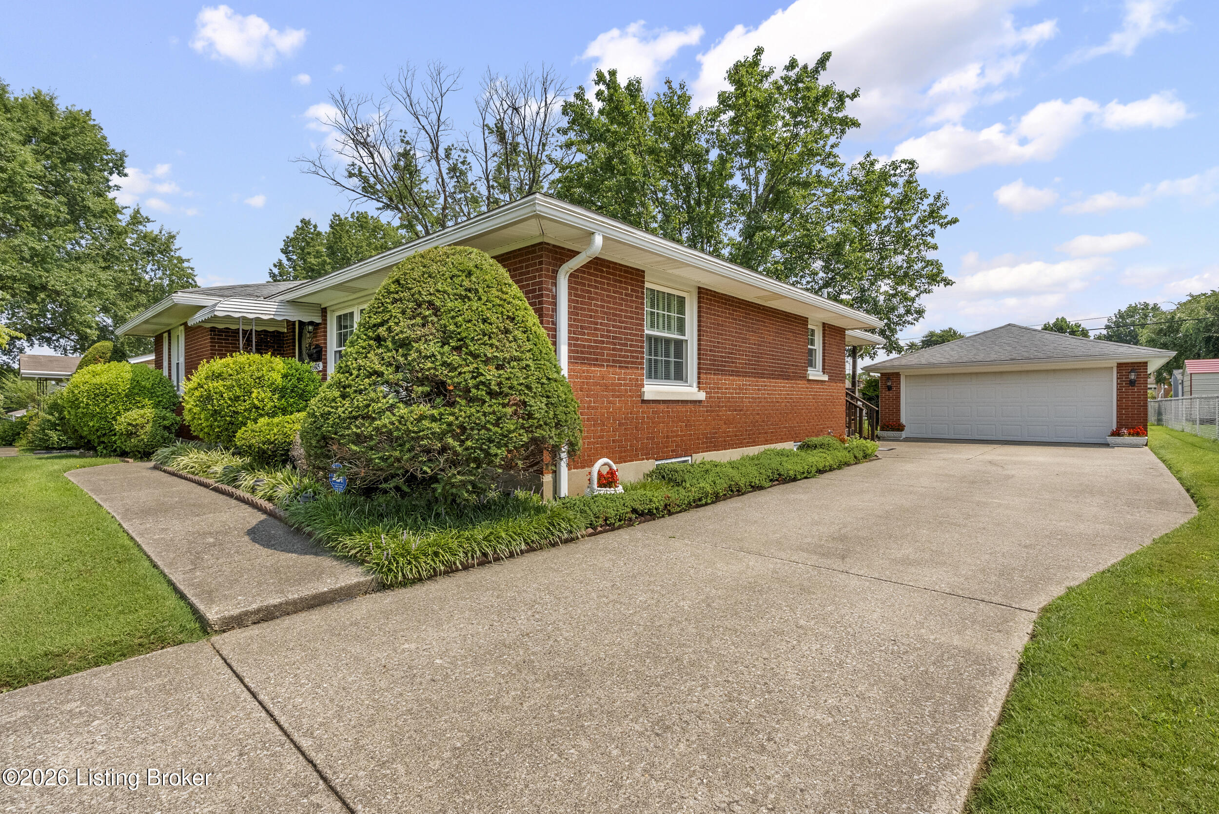 8605 Smithton Rd Property Photo 4