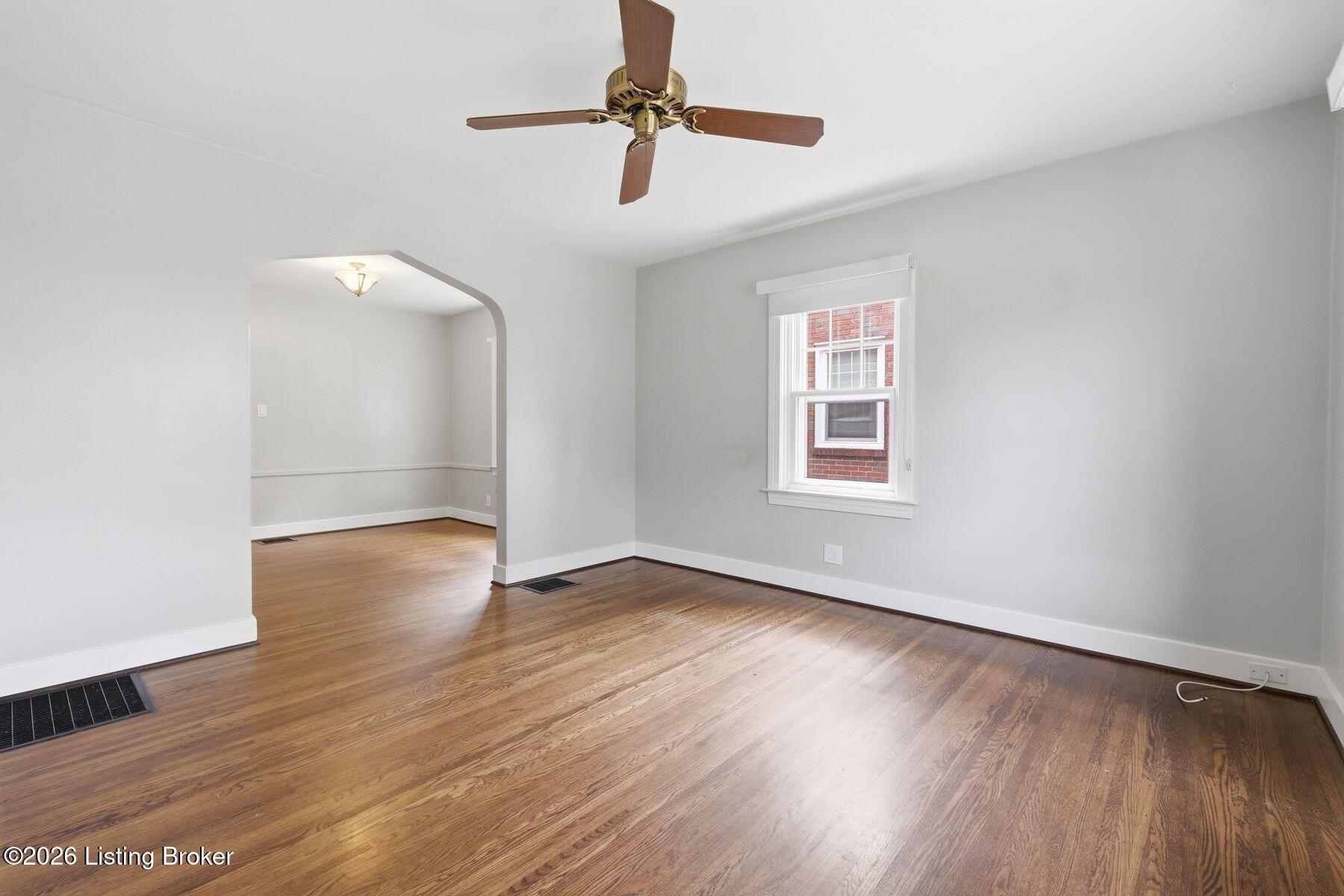 2543 Ridgewood Ave Property Photo 6