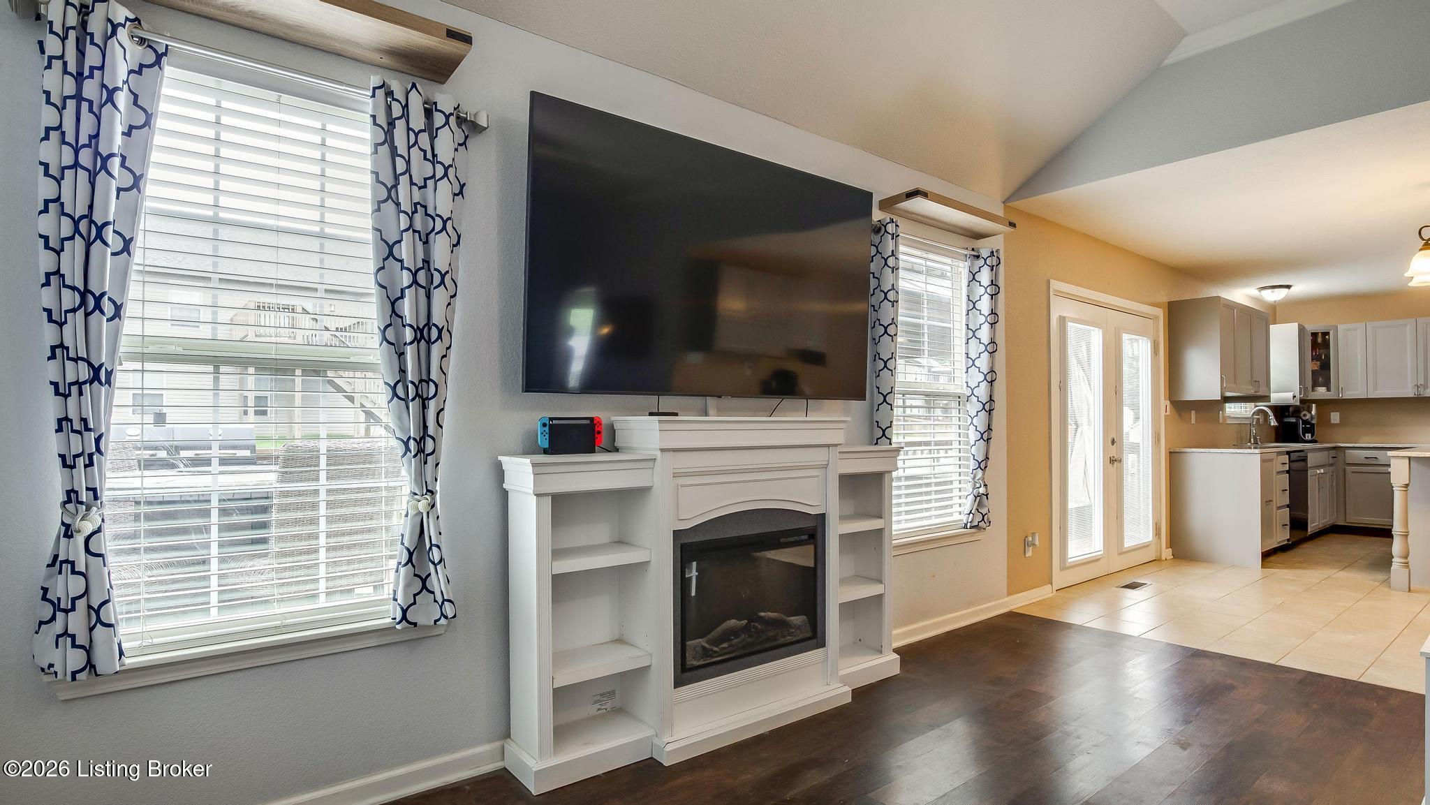 11109 Pebble Trace Property Photo 6