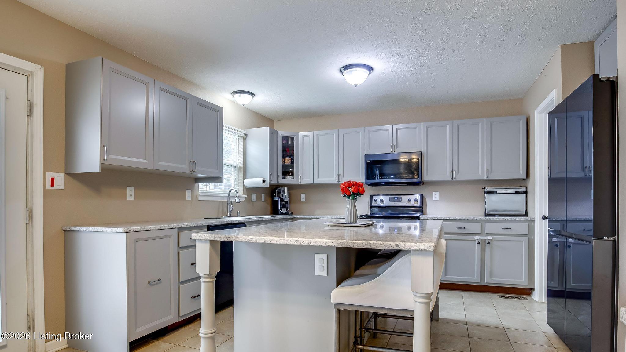 11109 Pebble Trace Property Photo 11