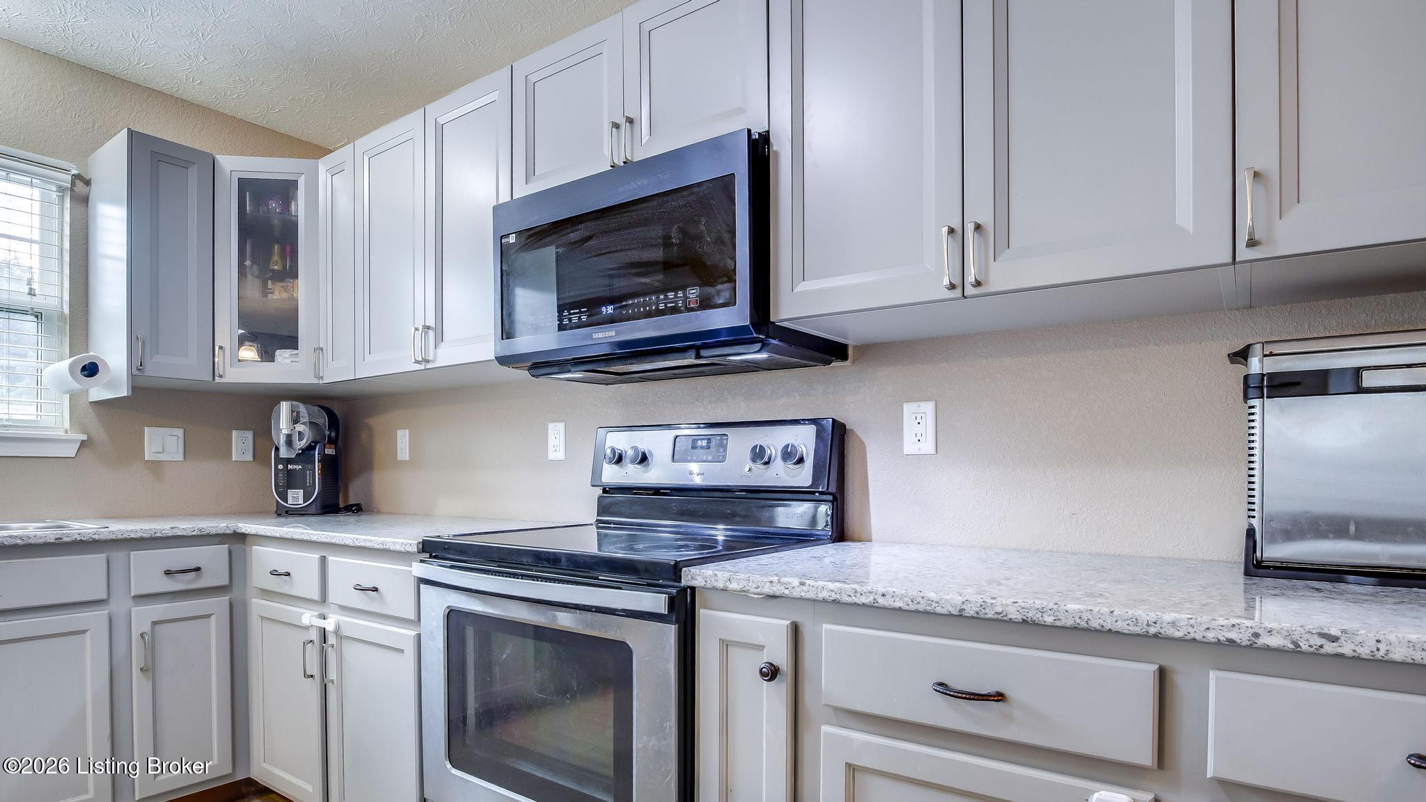 11109 Pebble Trace Property Photo 14