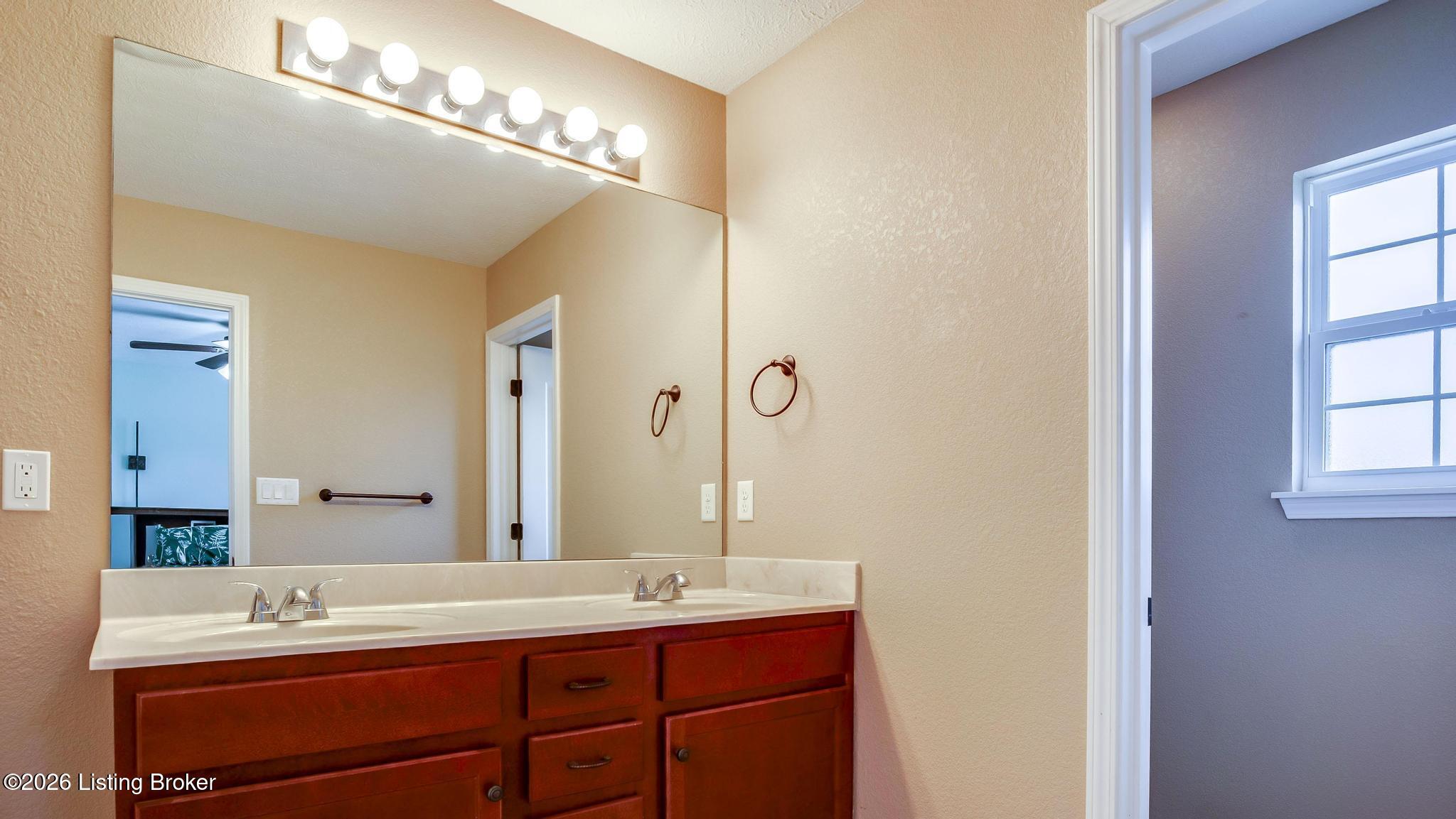 11109 Pebble Trace Property Photo 19