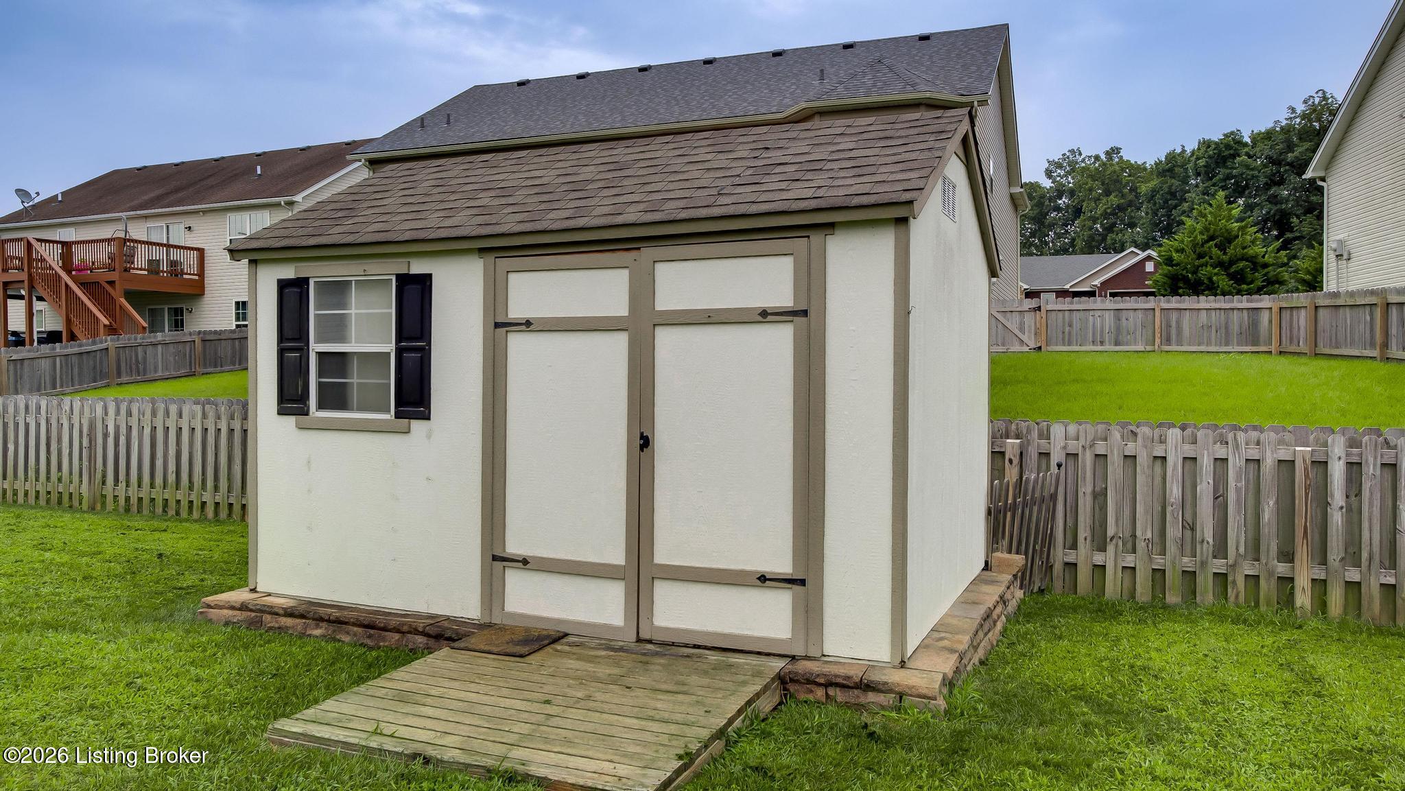11109 Pebble Trace Property Photo 42