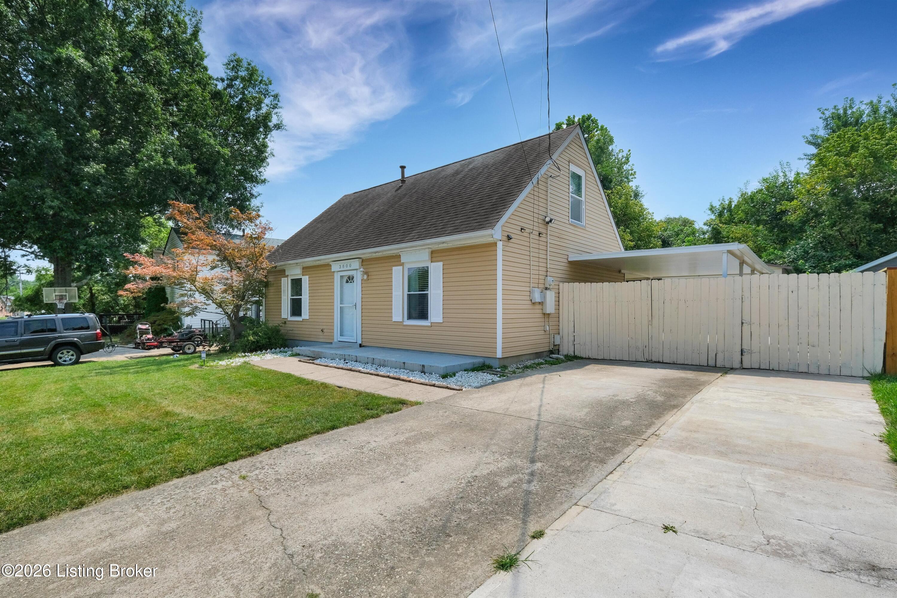 3800 Hillcross Dr Property Photo 2