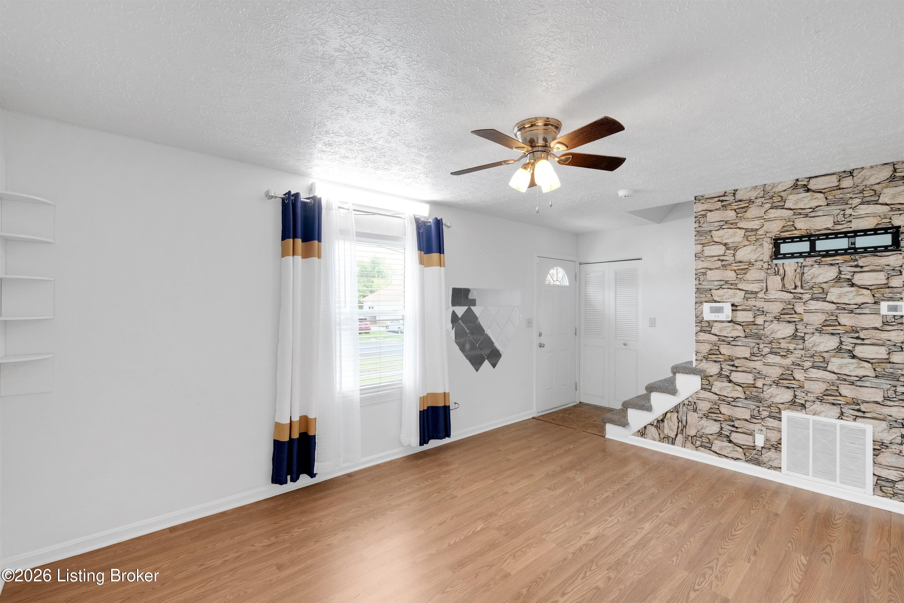 3800 Hillcross Dr Property Photo 9