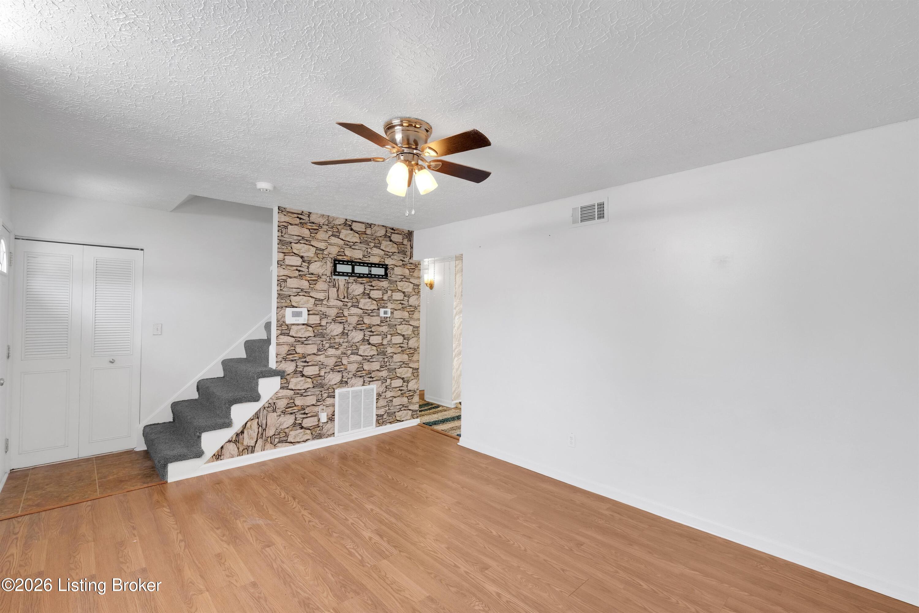 3800 Hillcross Dr Property Photo 10