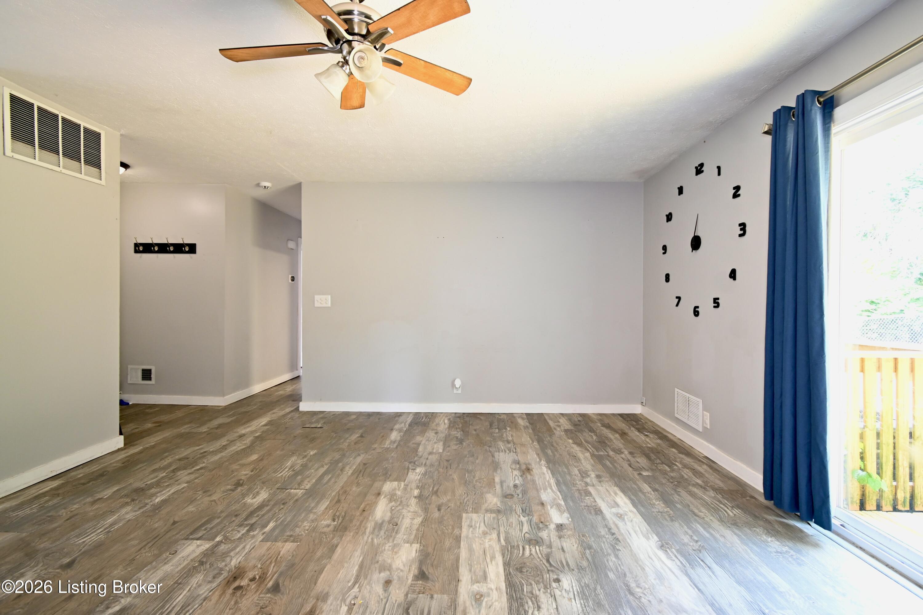 4617 Middleburg Ct Property Photo 6