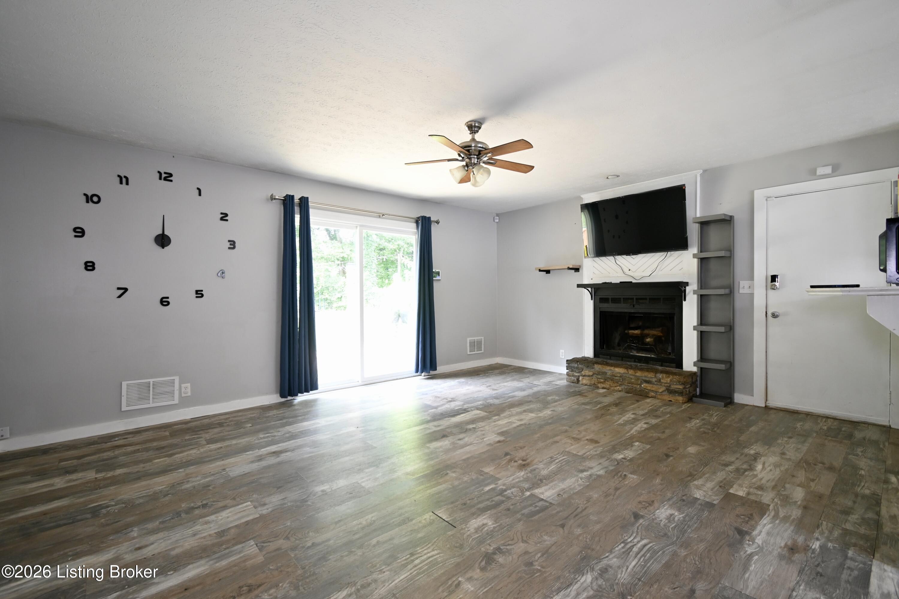 4617 Middleburg Ct Property Photo 7