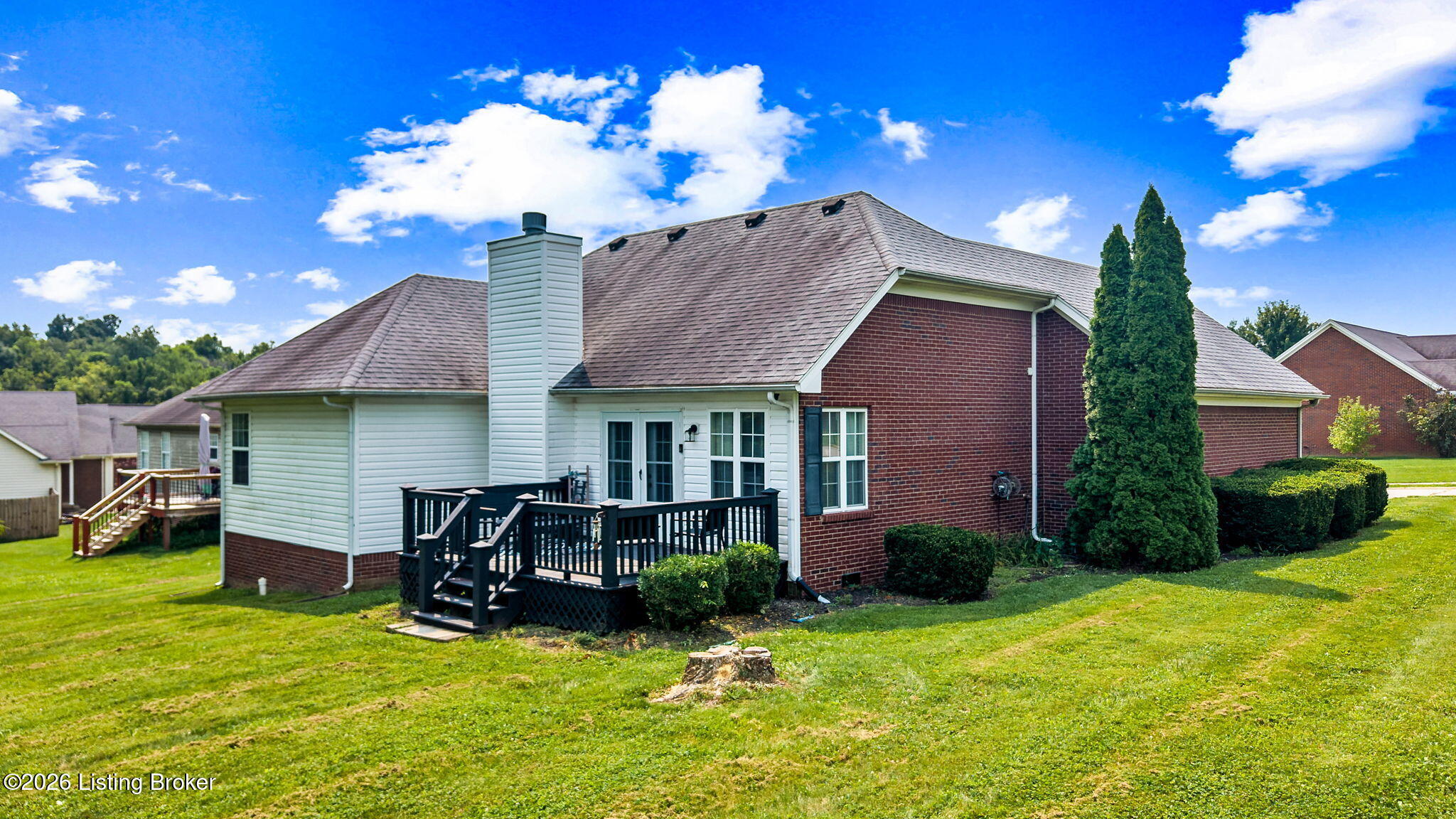 7 Lone Oak Dr Property Photo 4
