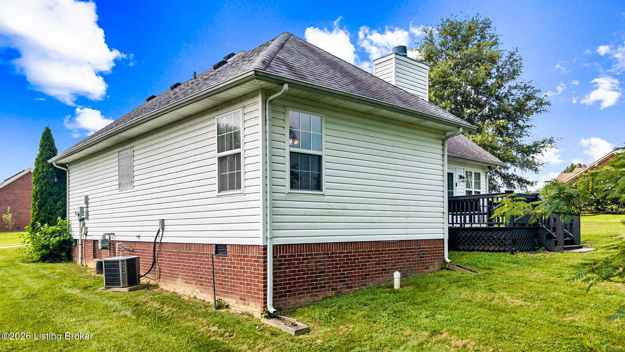 7 Lone Oak Dr Property Photo 6