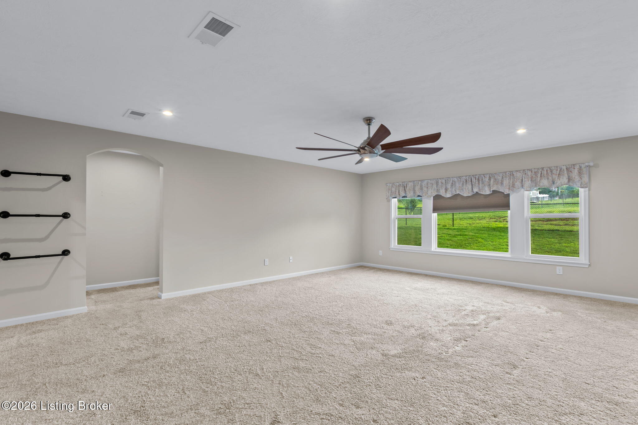 367 Copper Creek Dr Property Photo 2