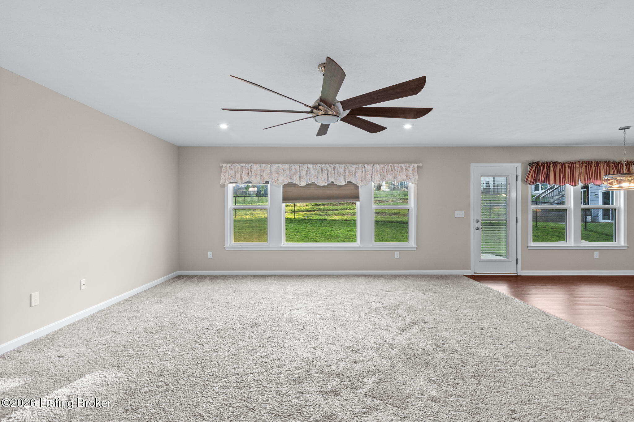 367 Copper Creek Dr Property Photo 4