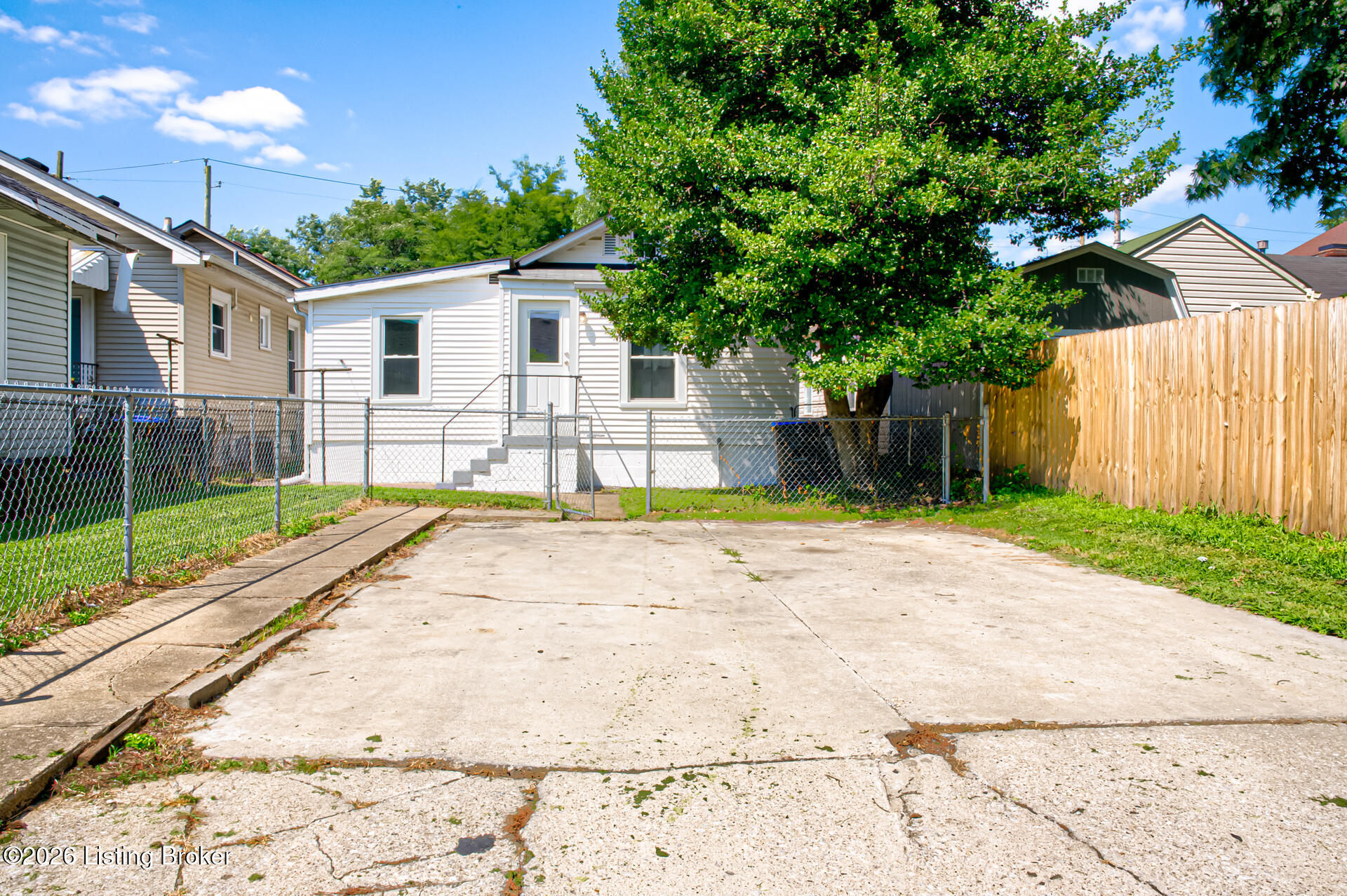 2123 Bradley Ave Property Photo 21