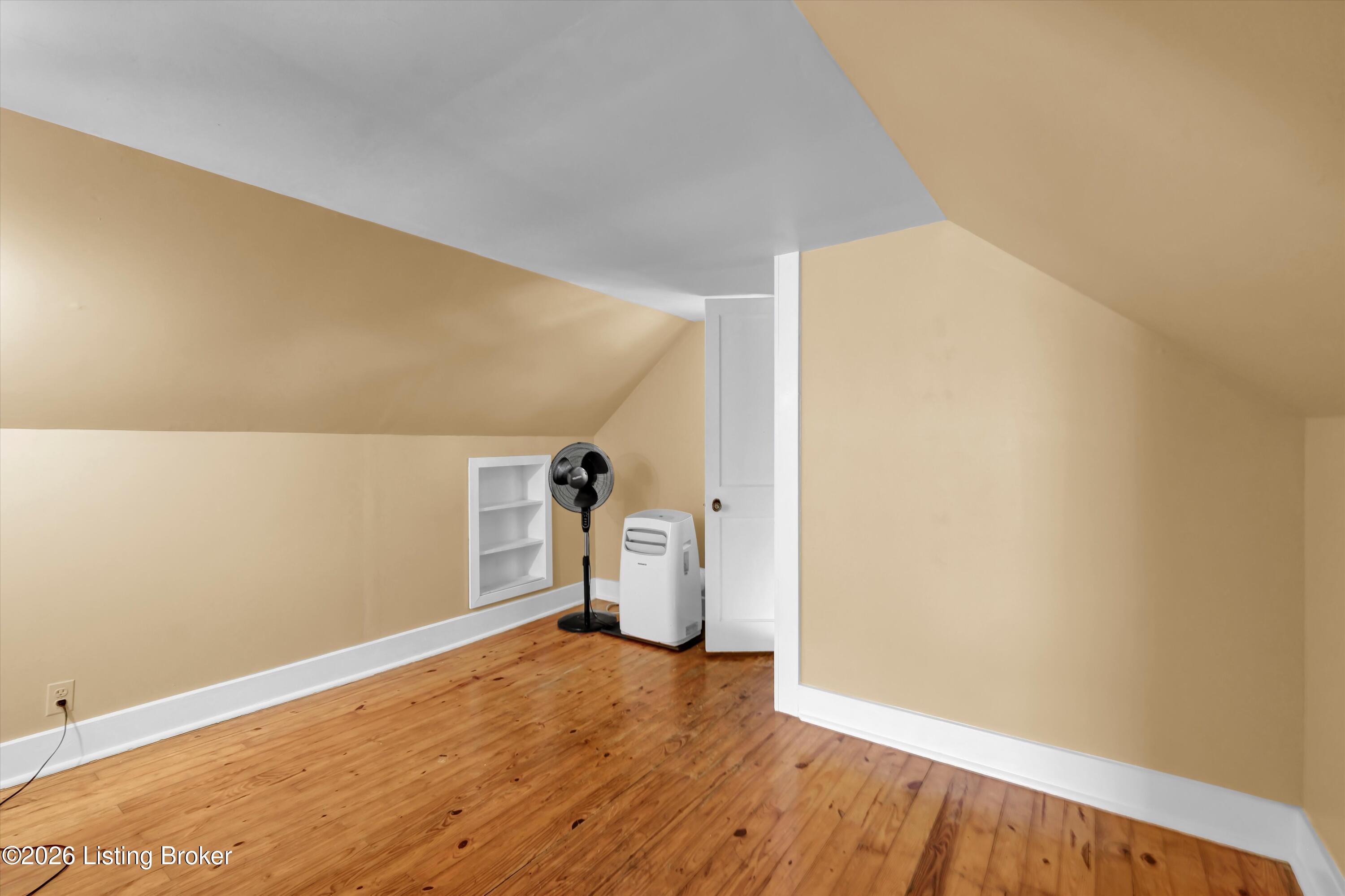 722 Brentwood Ave Property Photo 28