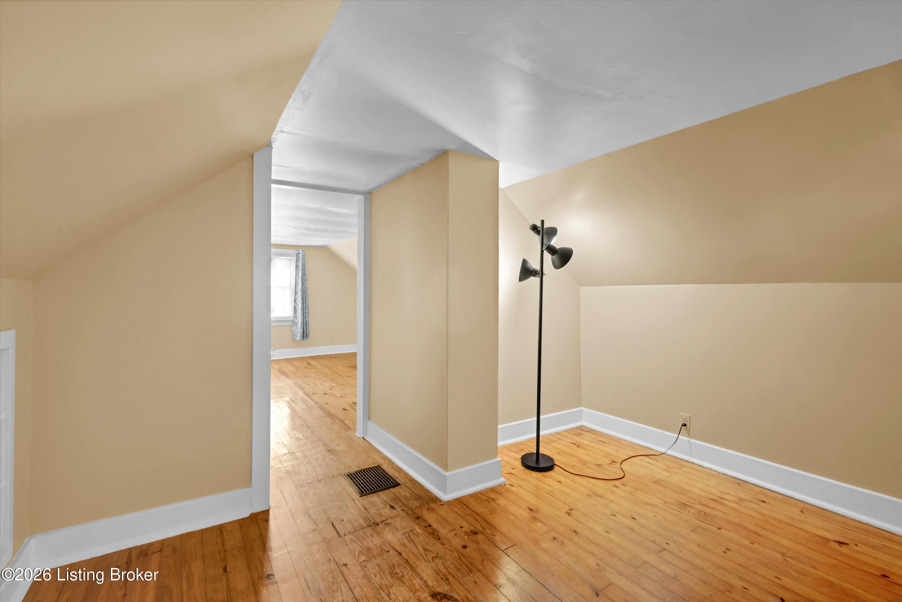 722 Brentwood Ave Property Photo 30