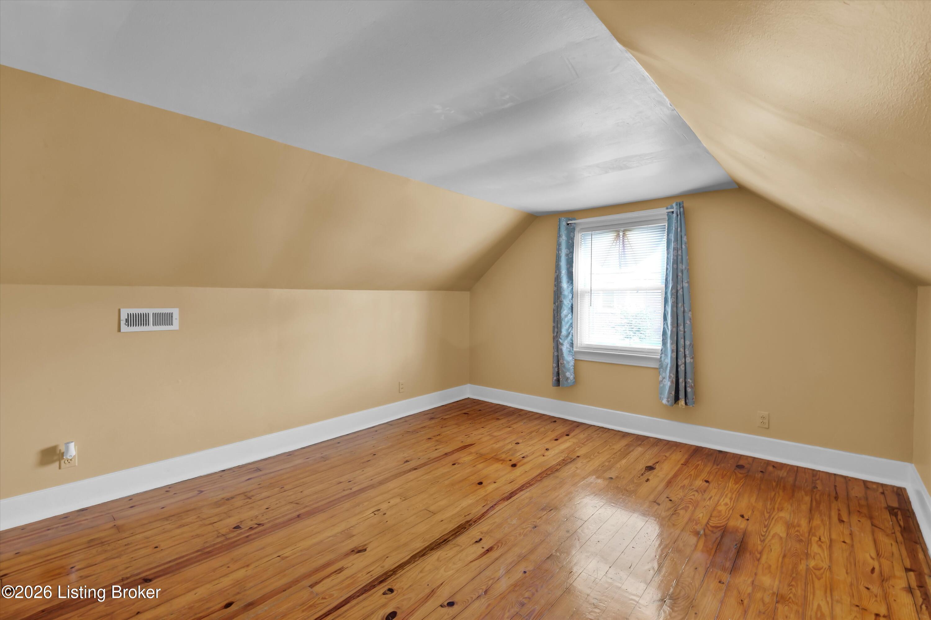 722 Brentwood Ave Property Photo 32