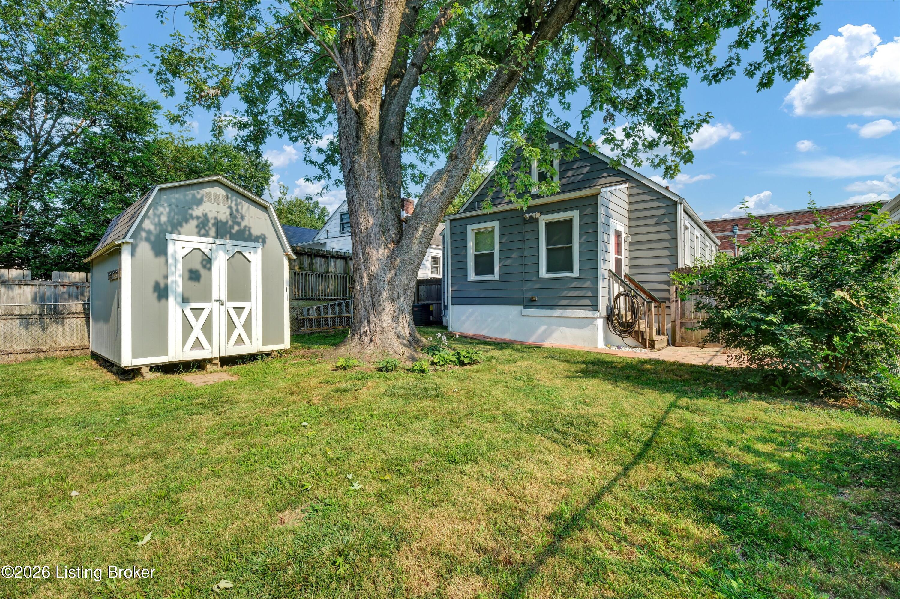 722 Brentwood Ave Property Photo 35