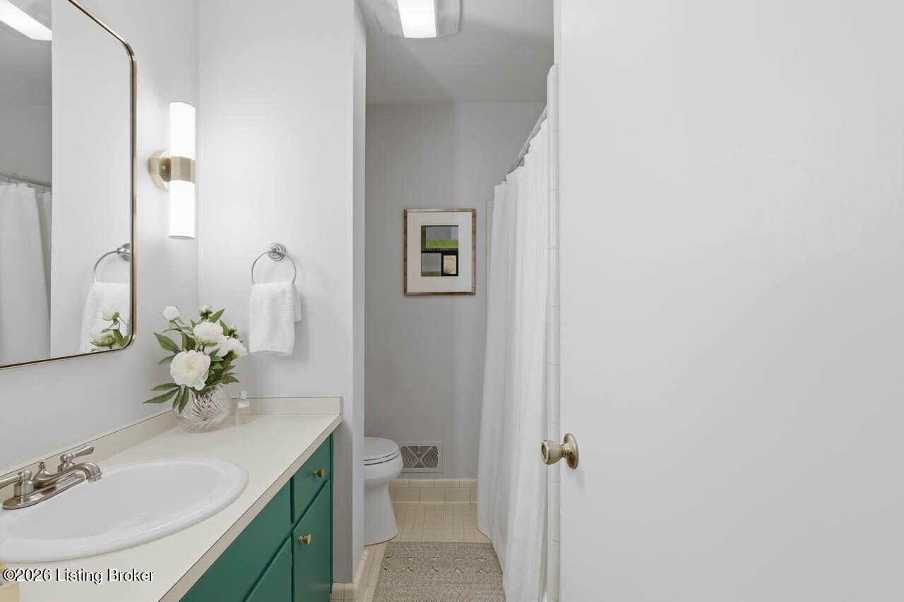 7608 Springvale Dr Property Photo 23