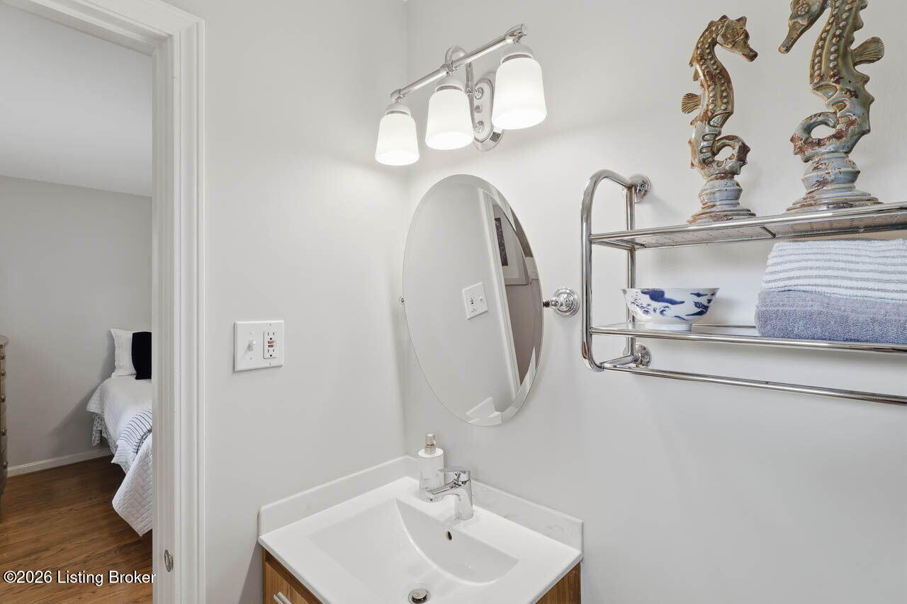 7608 Springvale Dr Property Photo 32