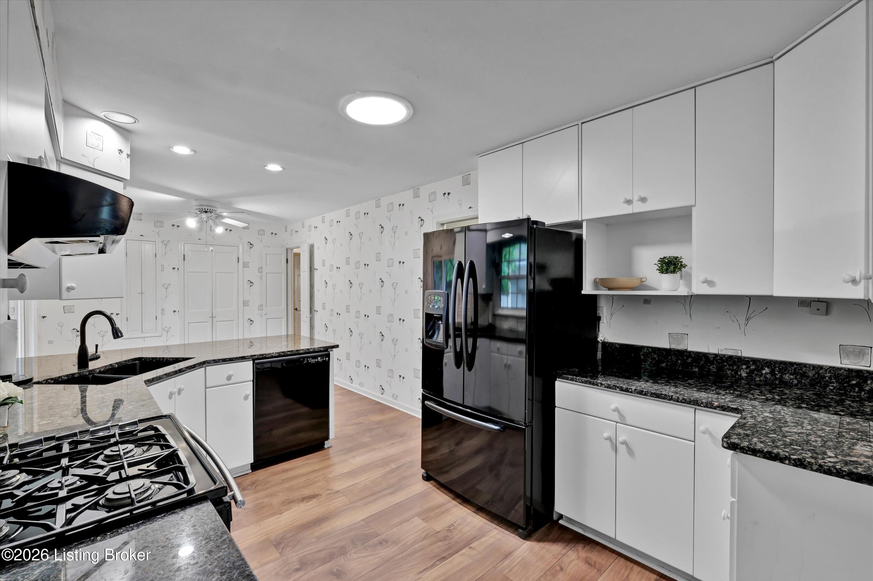 6901 Greenlawn Rd Property Photo 12