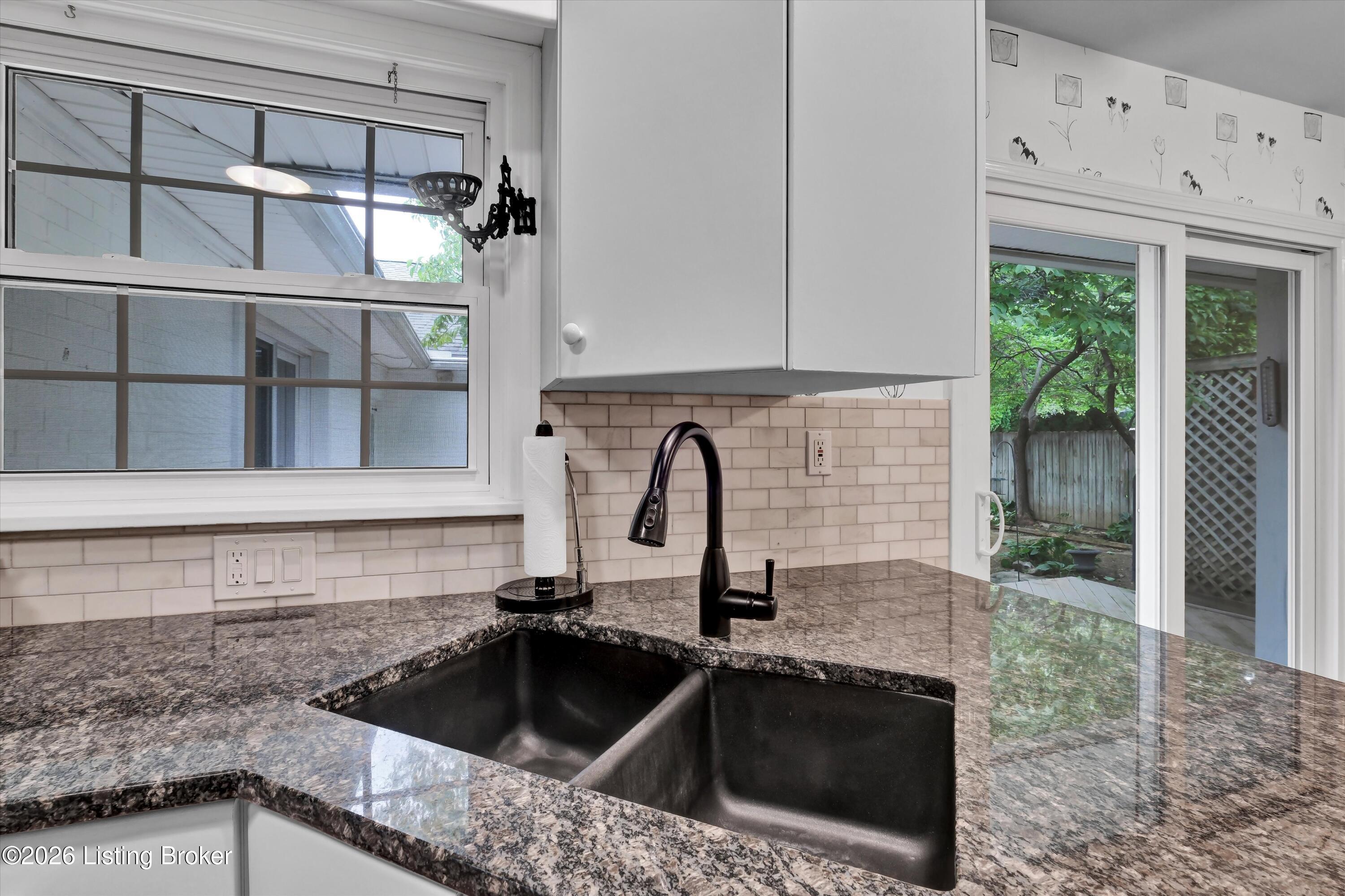6901 Greenlawn Rd Property Photo 14