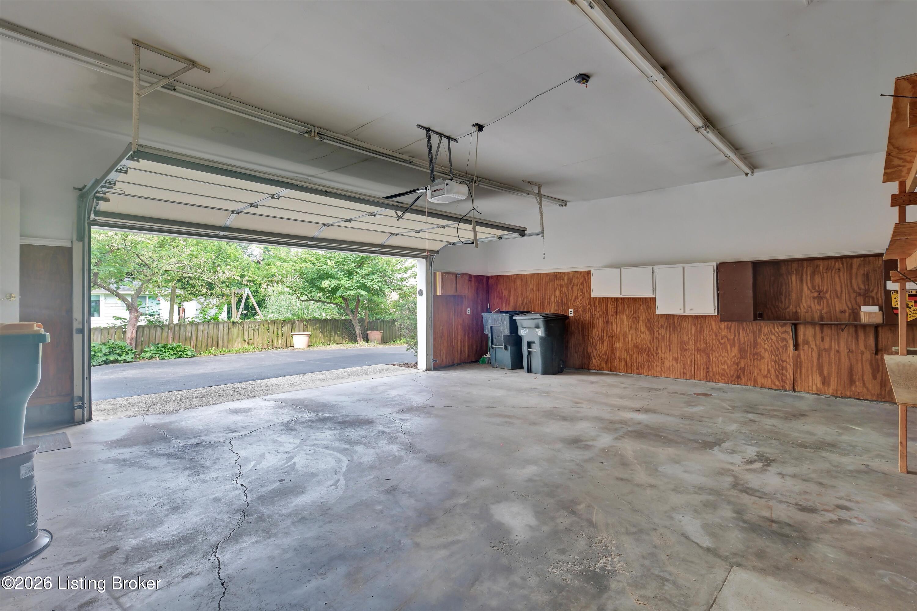 6901 Greenlawn Rd Property Photo 32