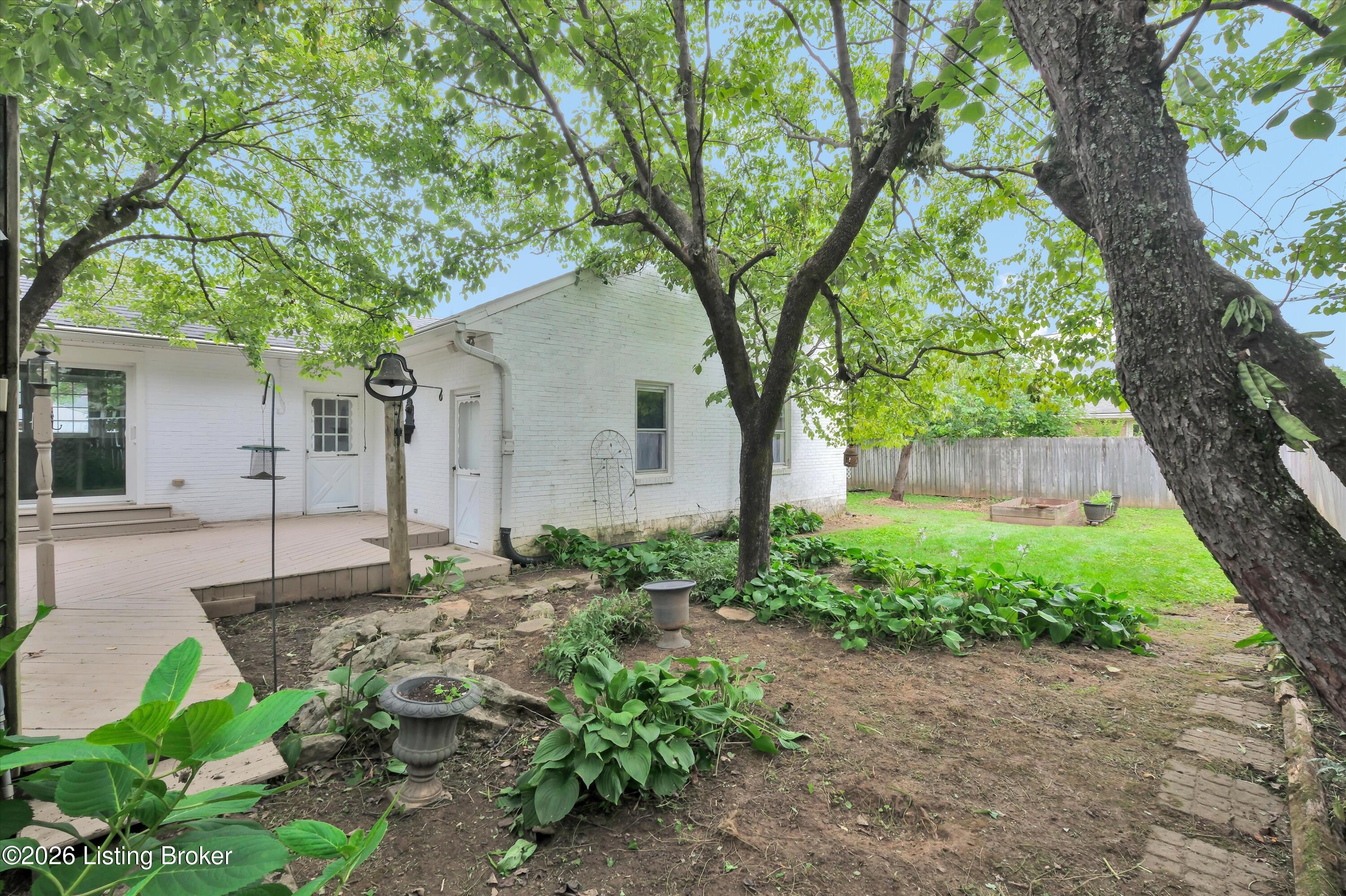 6901 Greenlawn Rd Property Photo 35