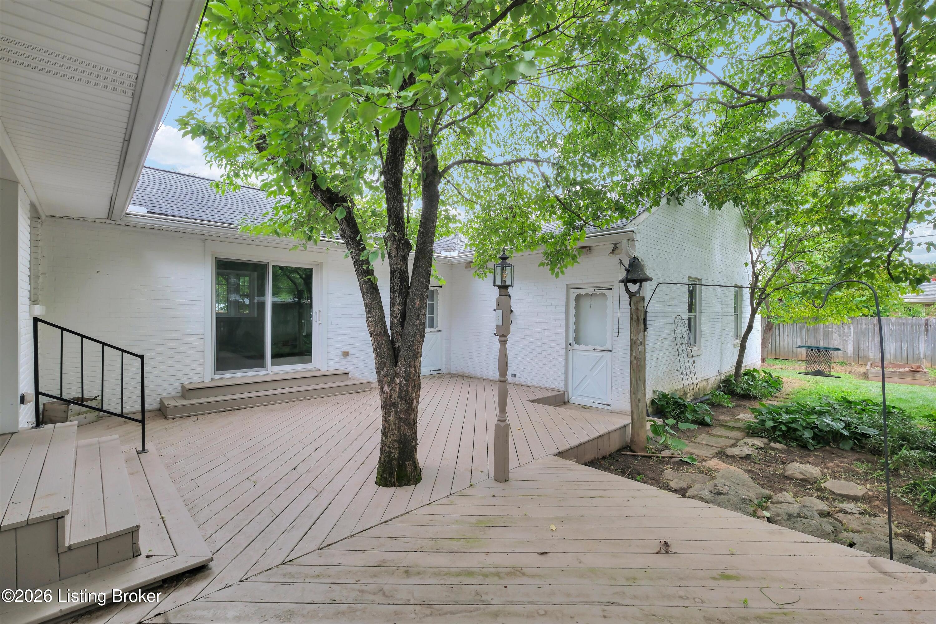 6901 Greenlawn Rd Property Photo 36