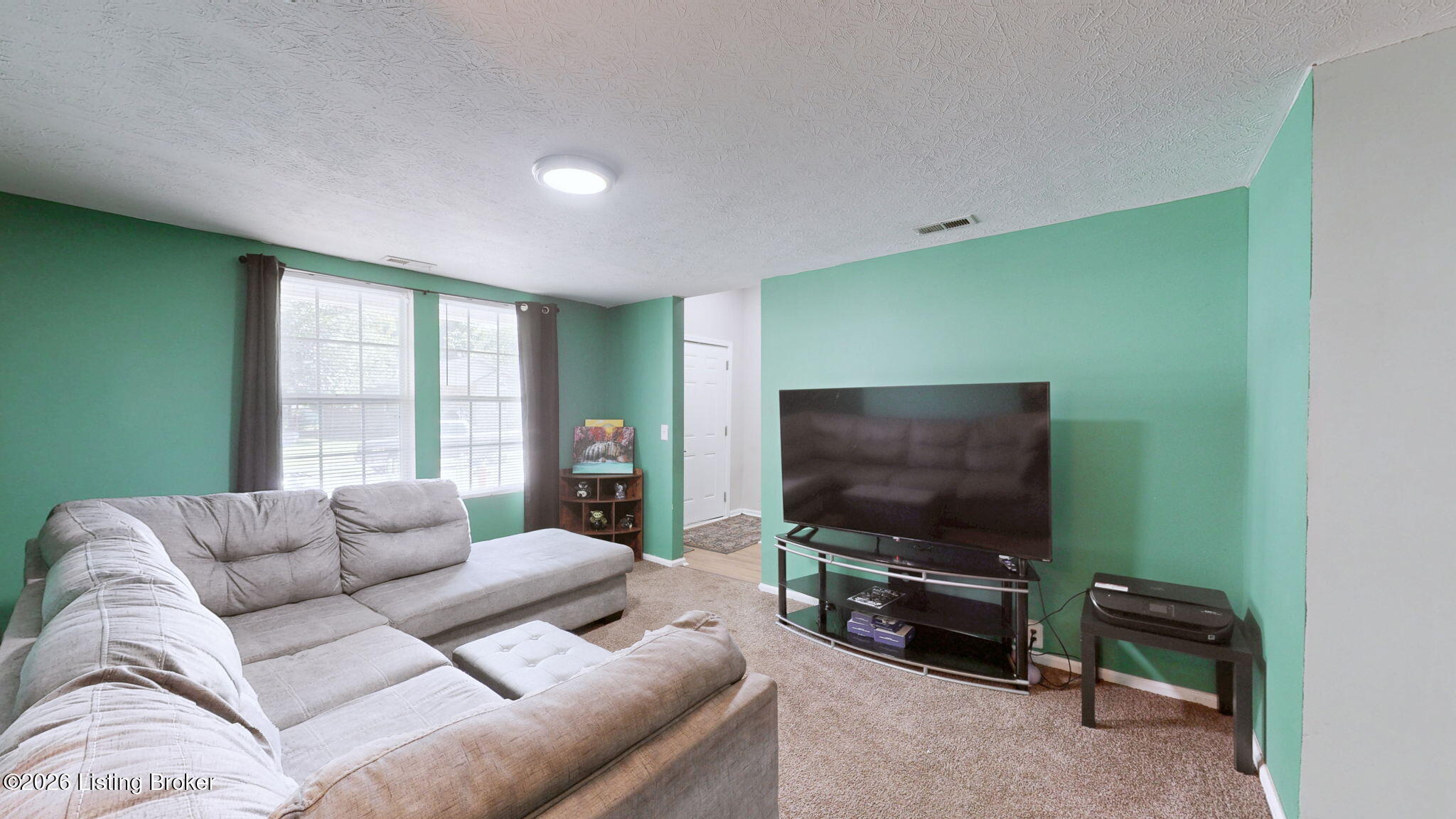 2122 W Burnett Ave Property Photo 4