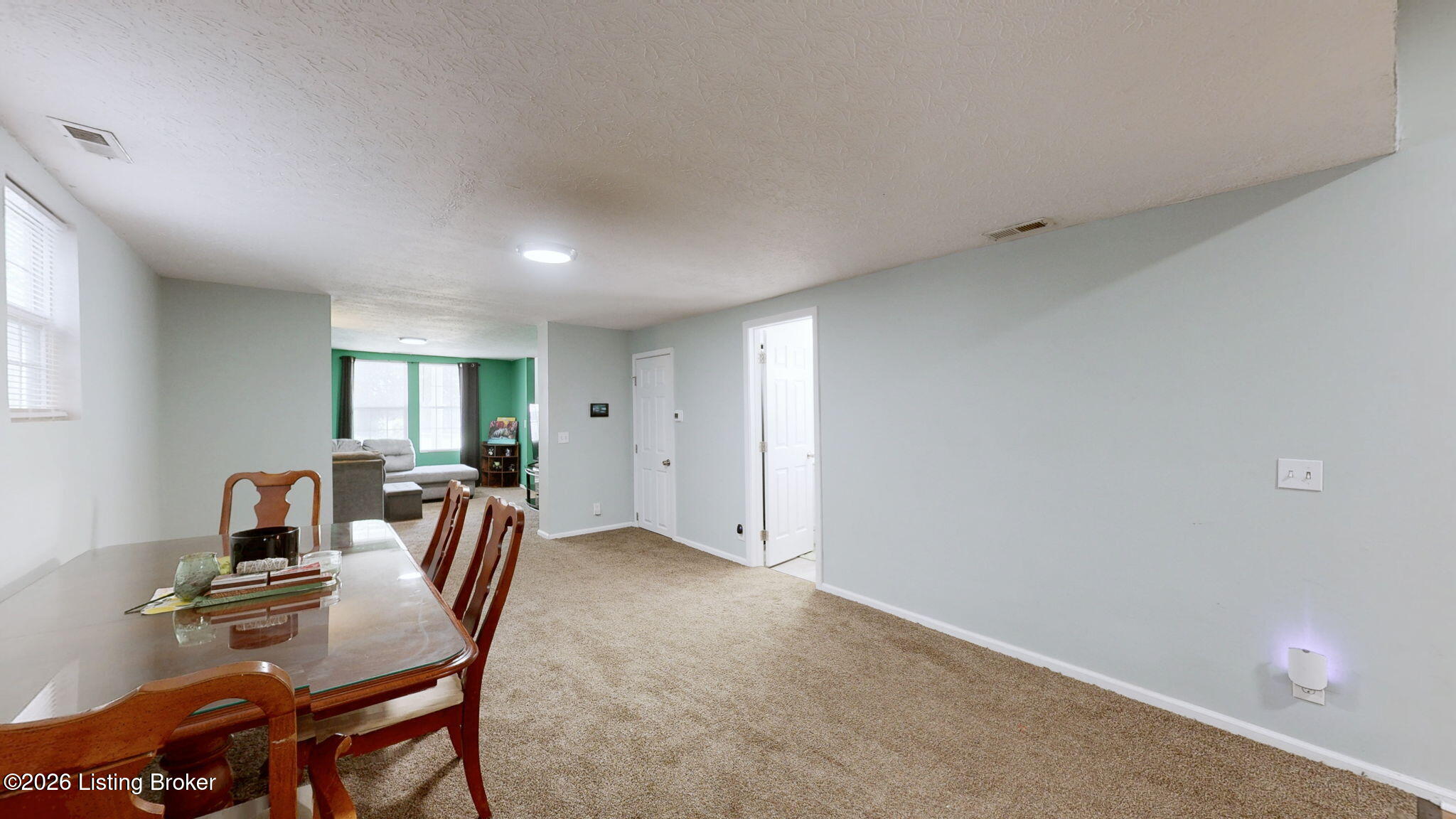2122 W Burnett Ave Property Photo 13