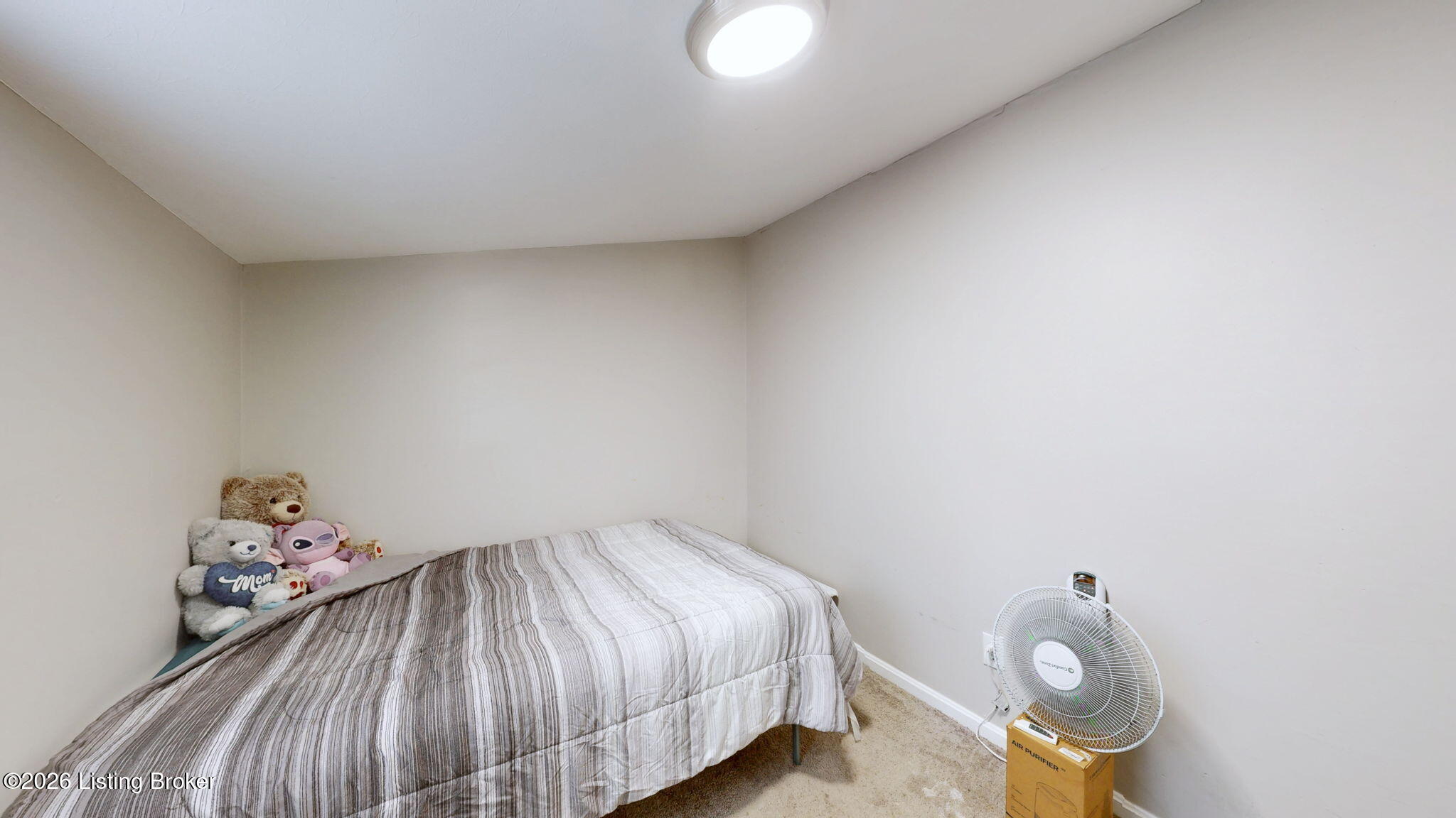 2122 W Burnett Ave Property Photo 19