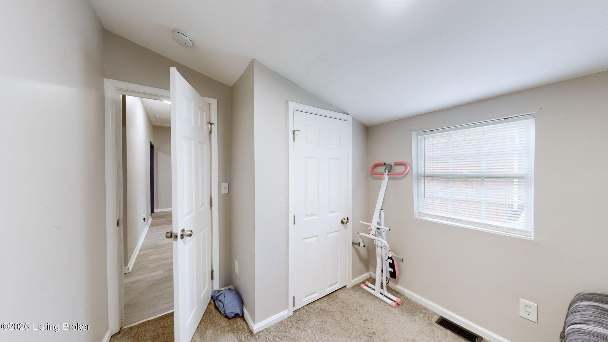 2122 W Burnett Ave Property Photo 20