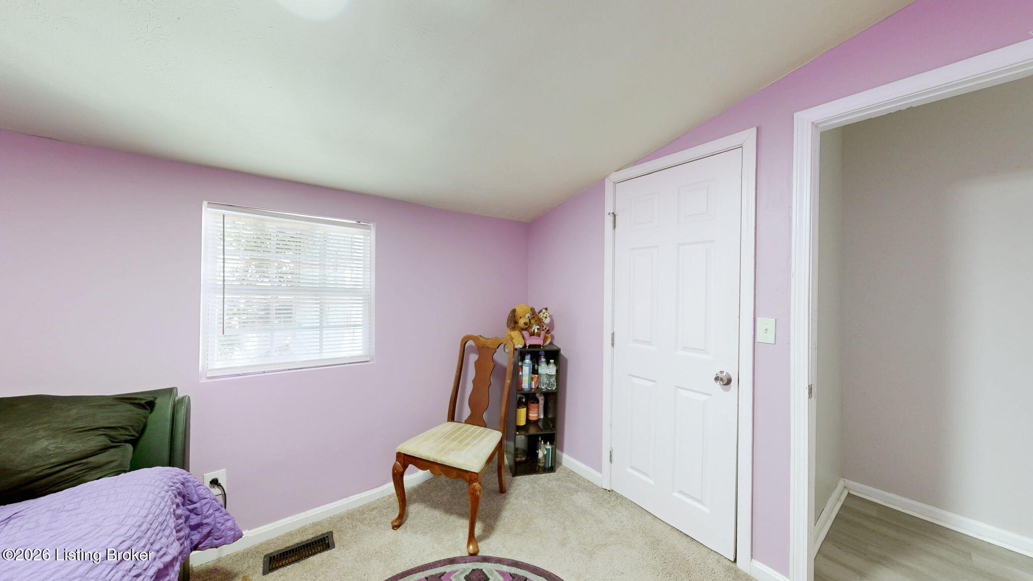 2122 W Burnett Ave Property Photo 22