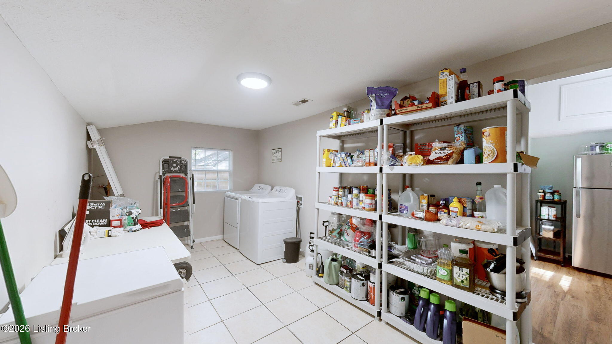 2122 W Burnett Ave Property Photo 27