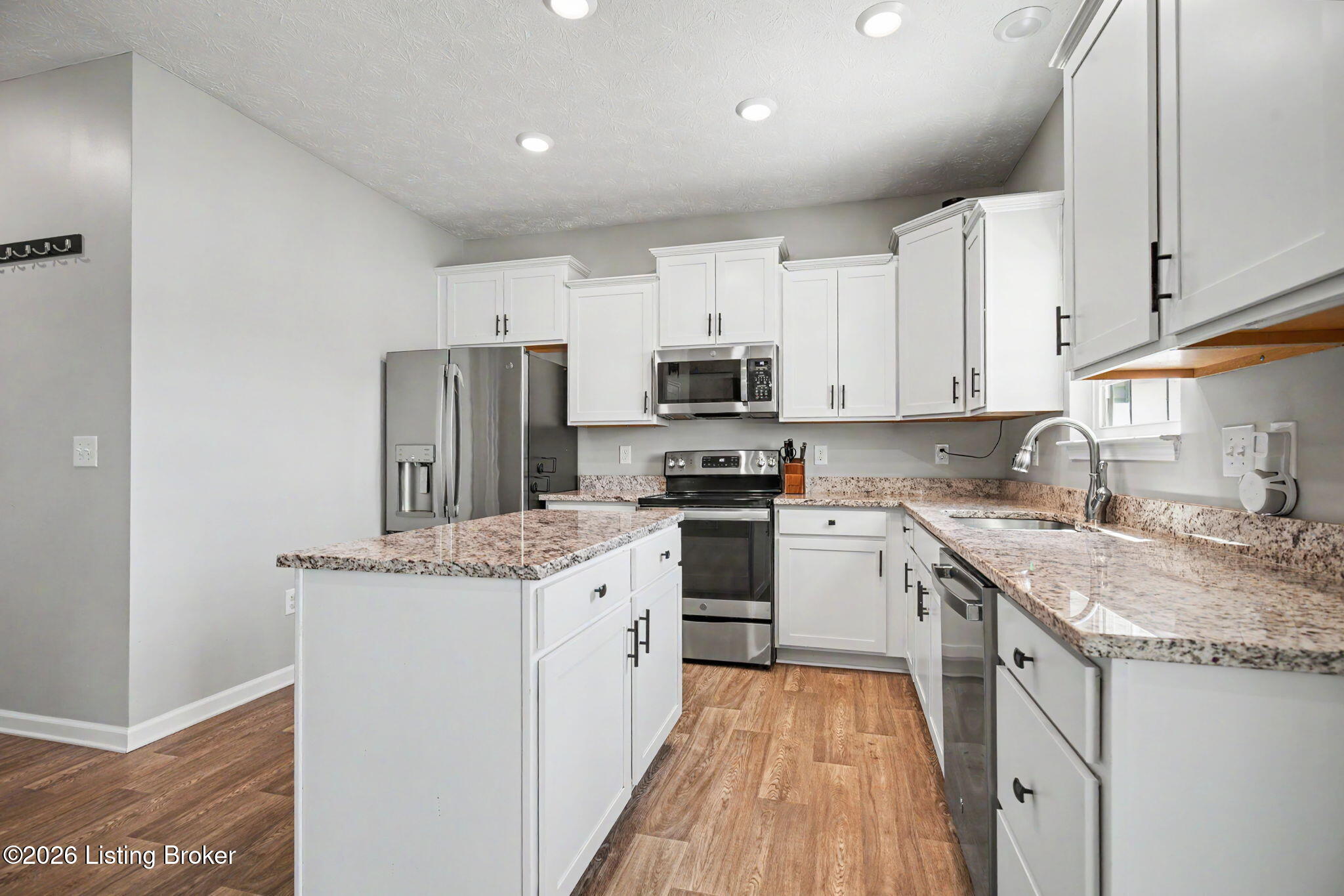8424 Warbler Branch Way Property Photo 8