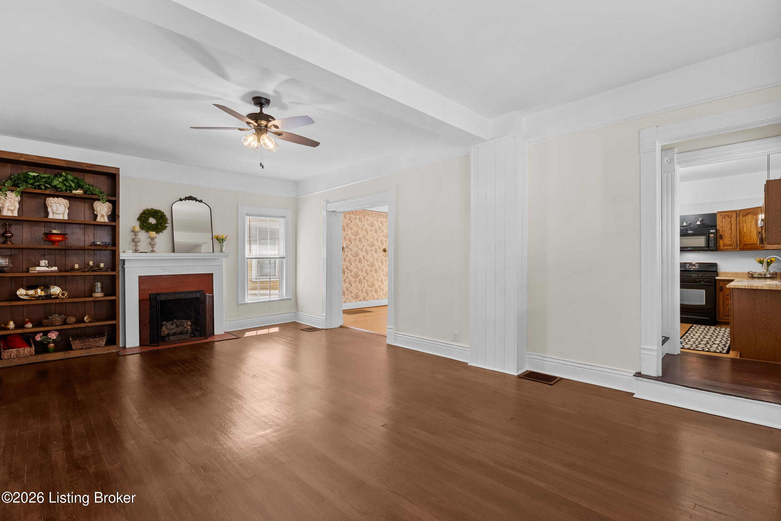 2716 Victor Pl Property Photo 5