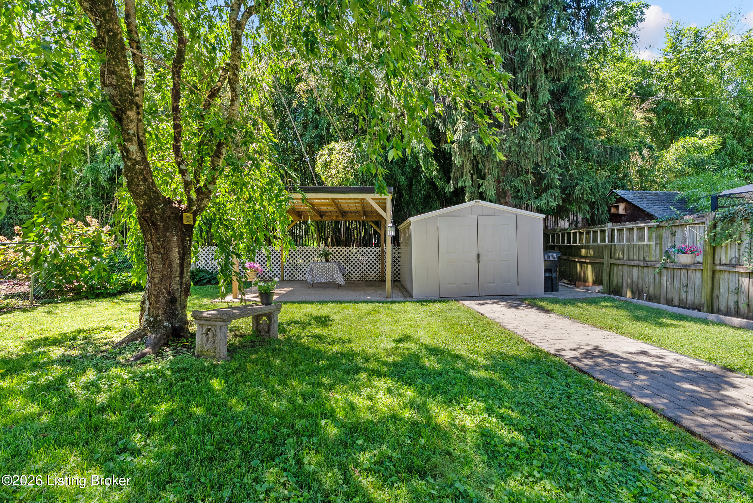 2716 Victor Pl Property Photo 10