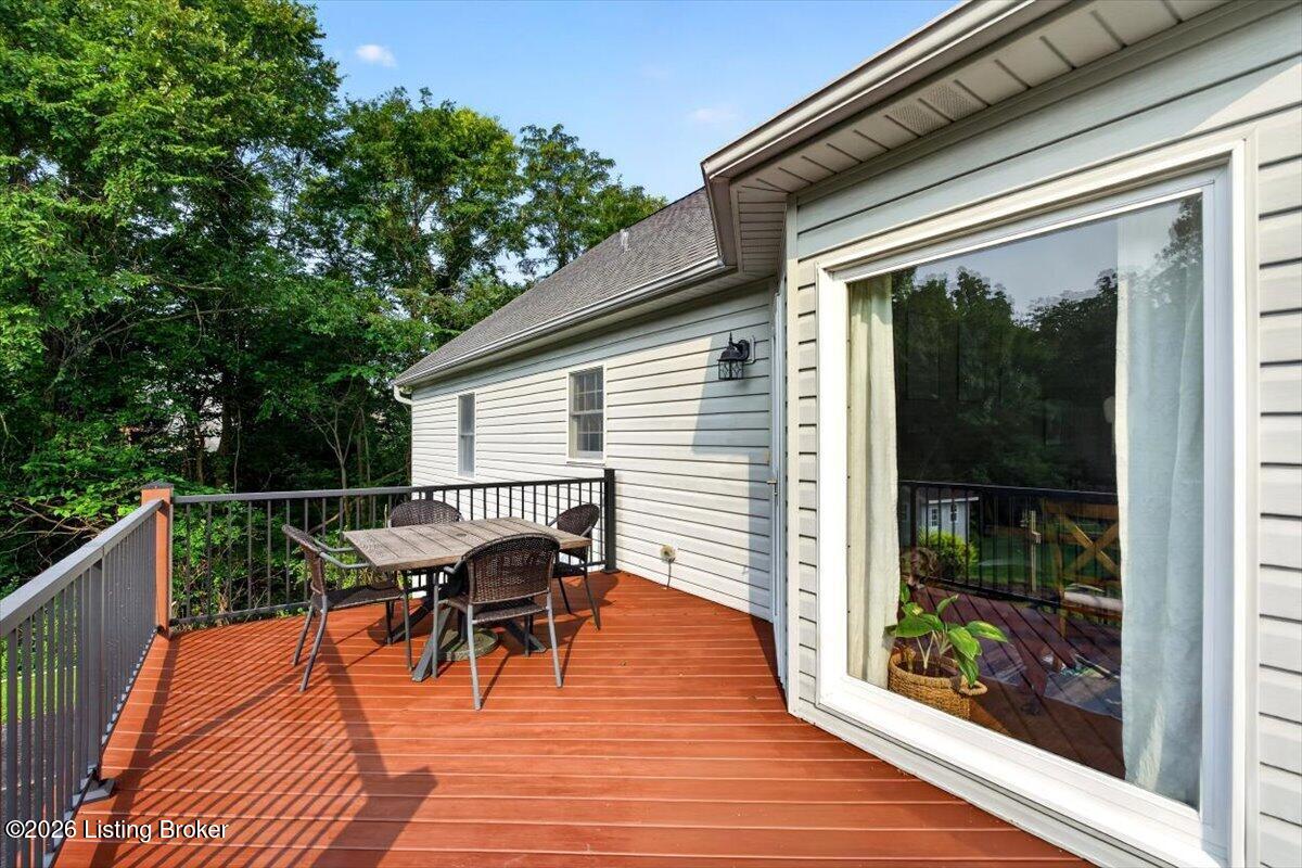 2410 Eastwood Cir Property Photo 34
