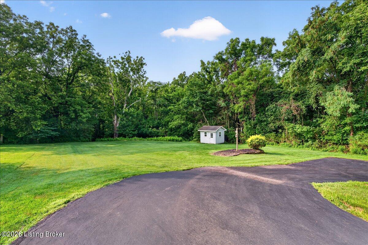 2410 Eastwood Cir Property Photo 35