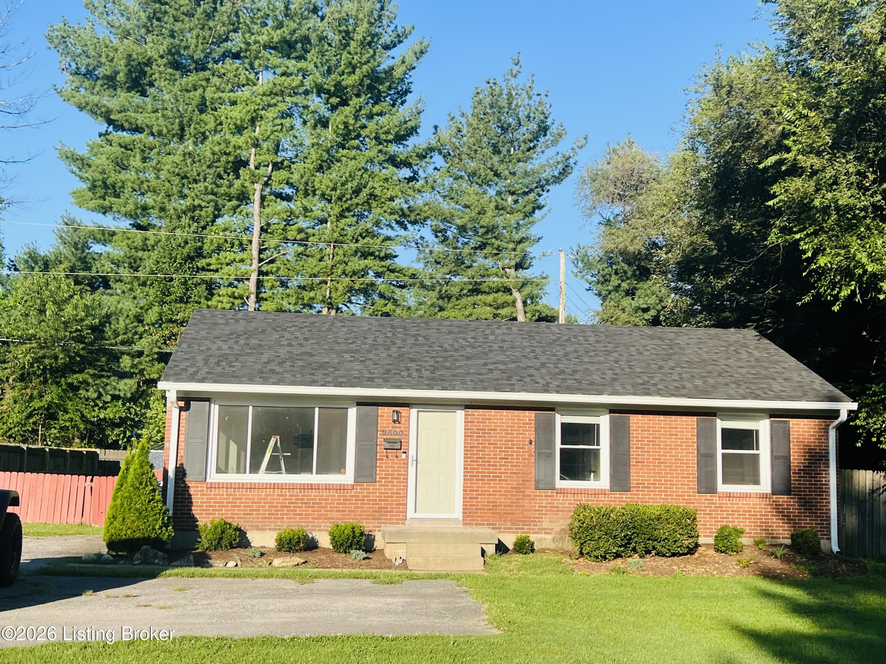2500 Browns Ln Property Photo 1