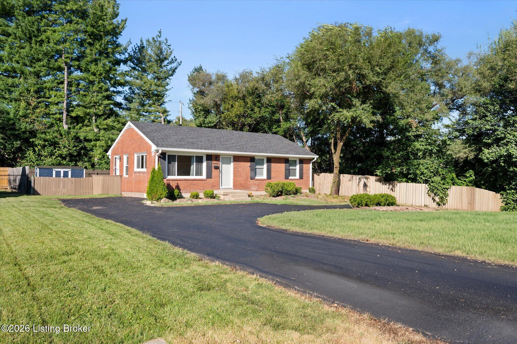 2500 Browns Ln Property Photo 2