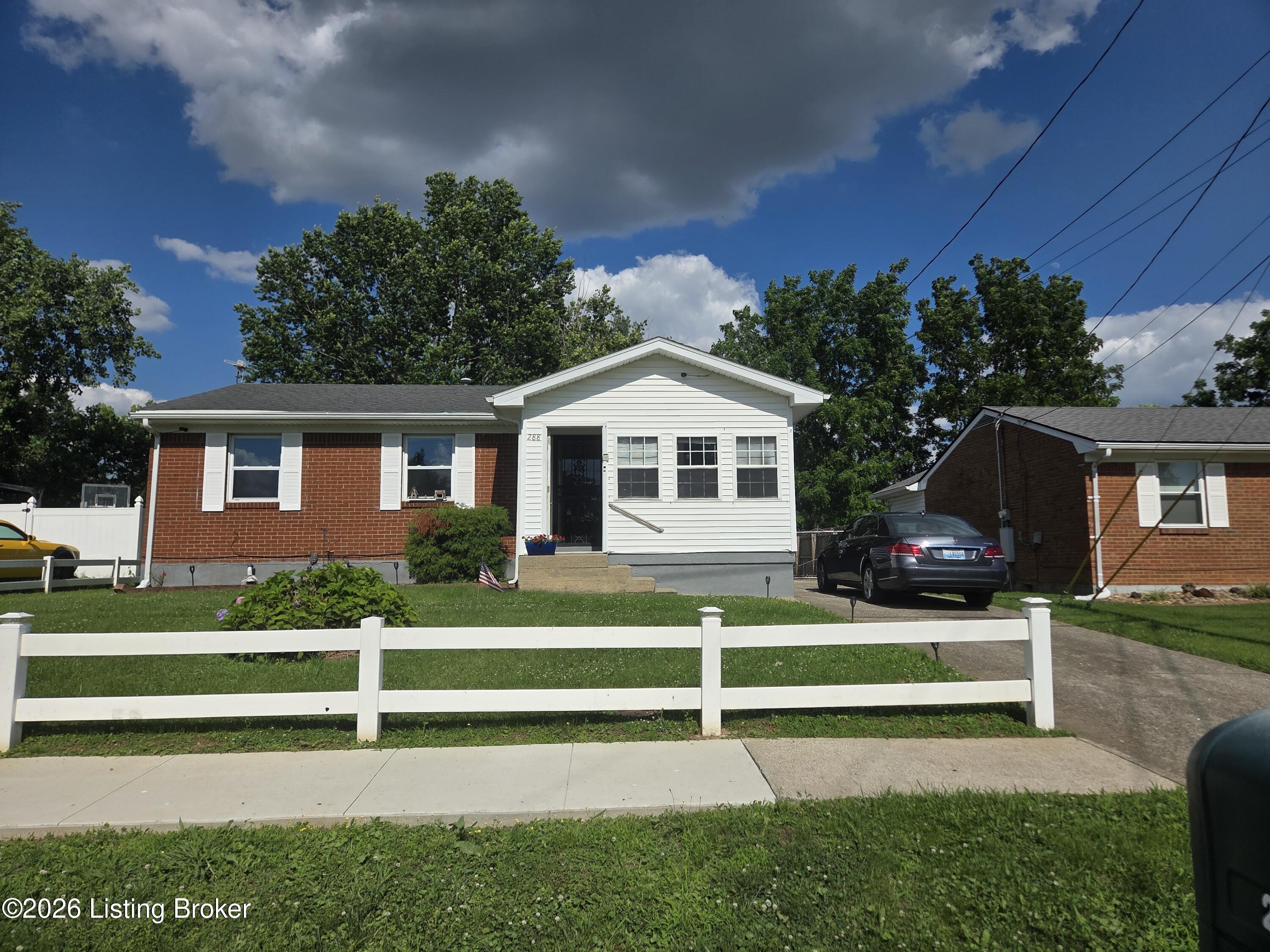 288 S Steedland Dr Property Photo 1