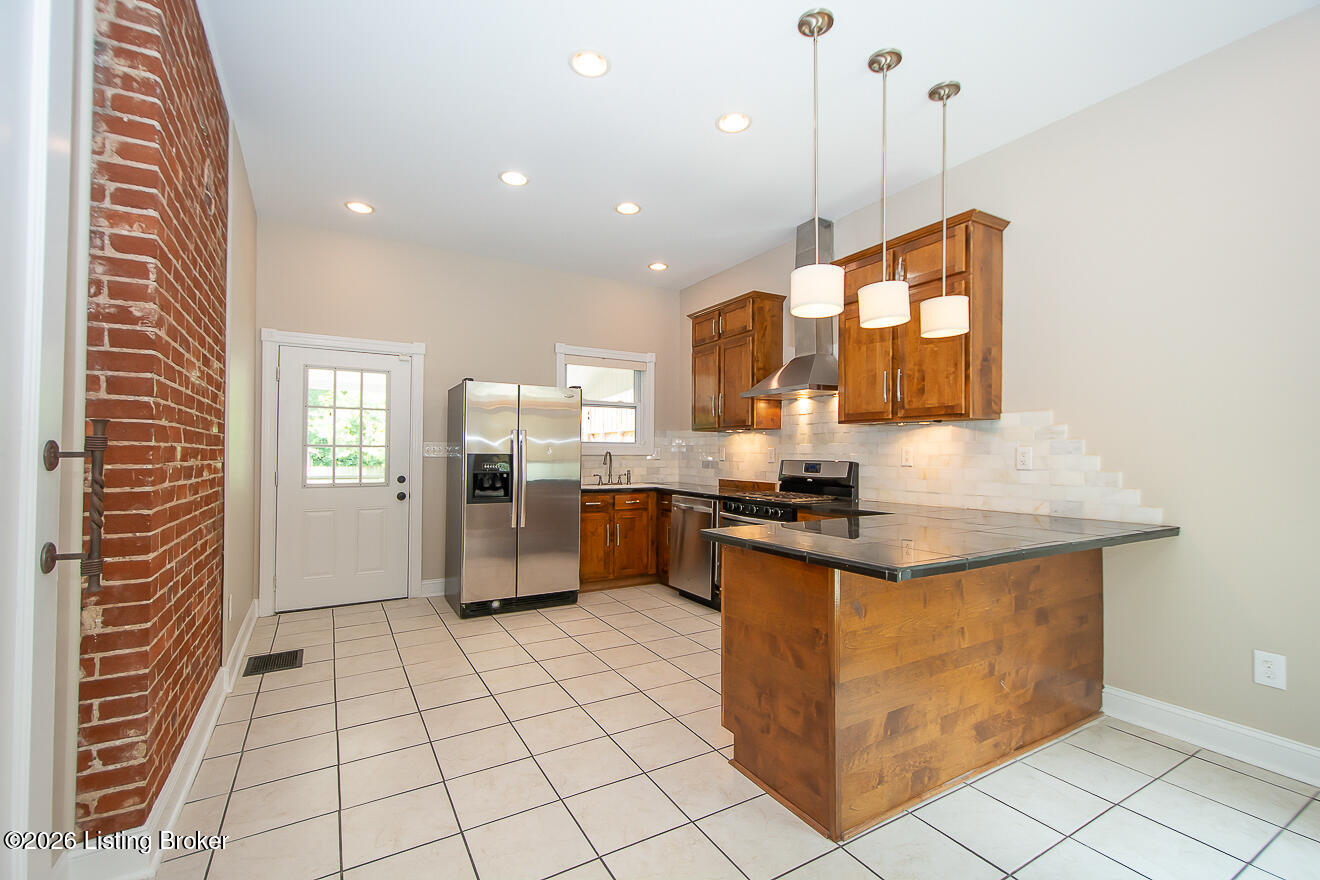 1061 E Kentucky St Property Photo 10