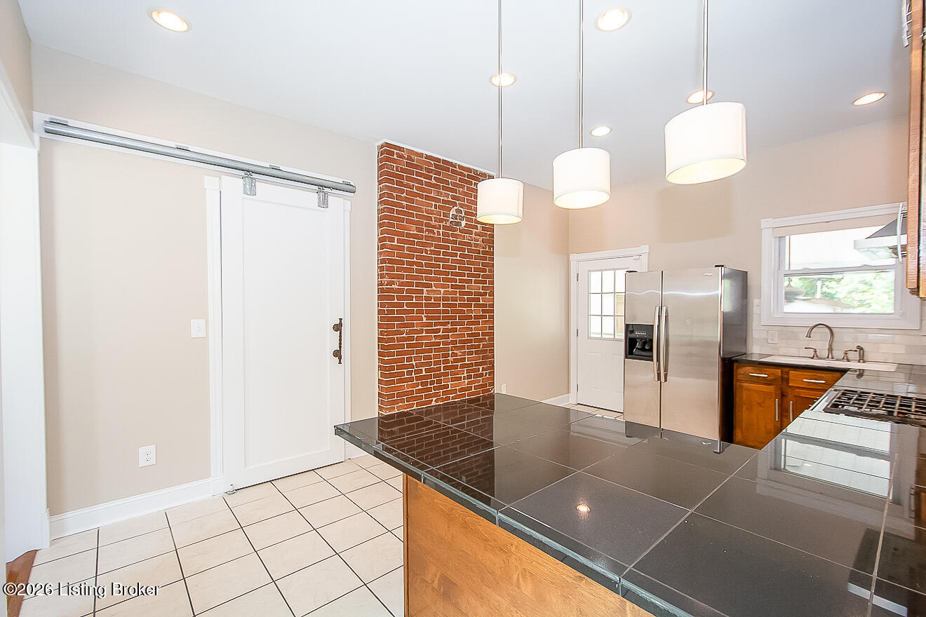 1061 E Kentucky St Property Photo 14