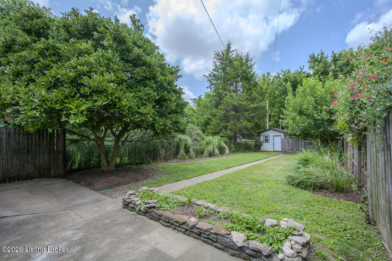 1061 E Kentucky St Property Photo 51