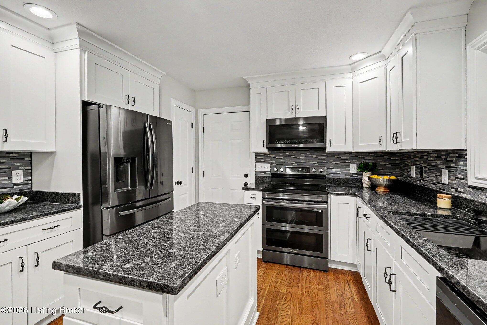 2609 Stonemill Dr Property Photo 7