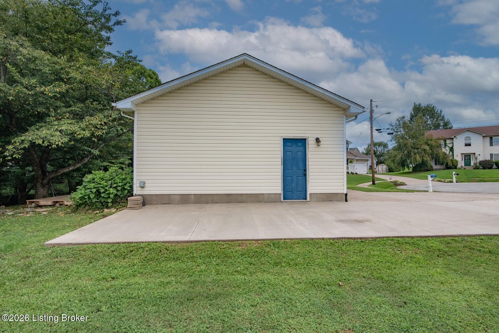 111 Brendenwood Ct Property Photo 6